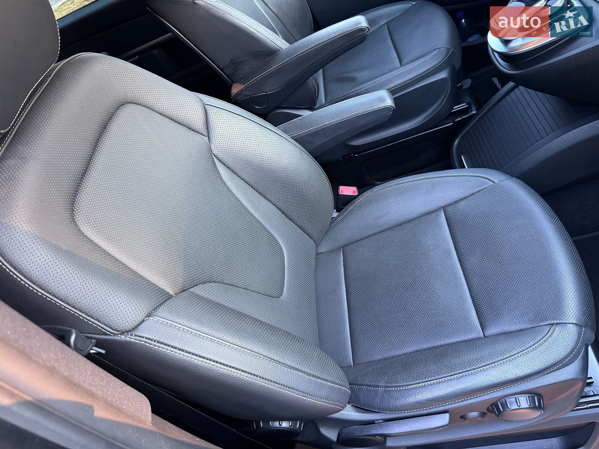 Mercedes-Benz V-Class 2020 VIN WDF44781313664253 фото оголошення 36 з 74