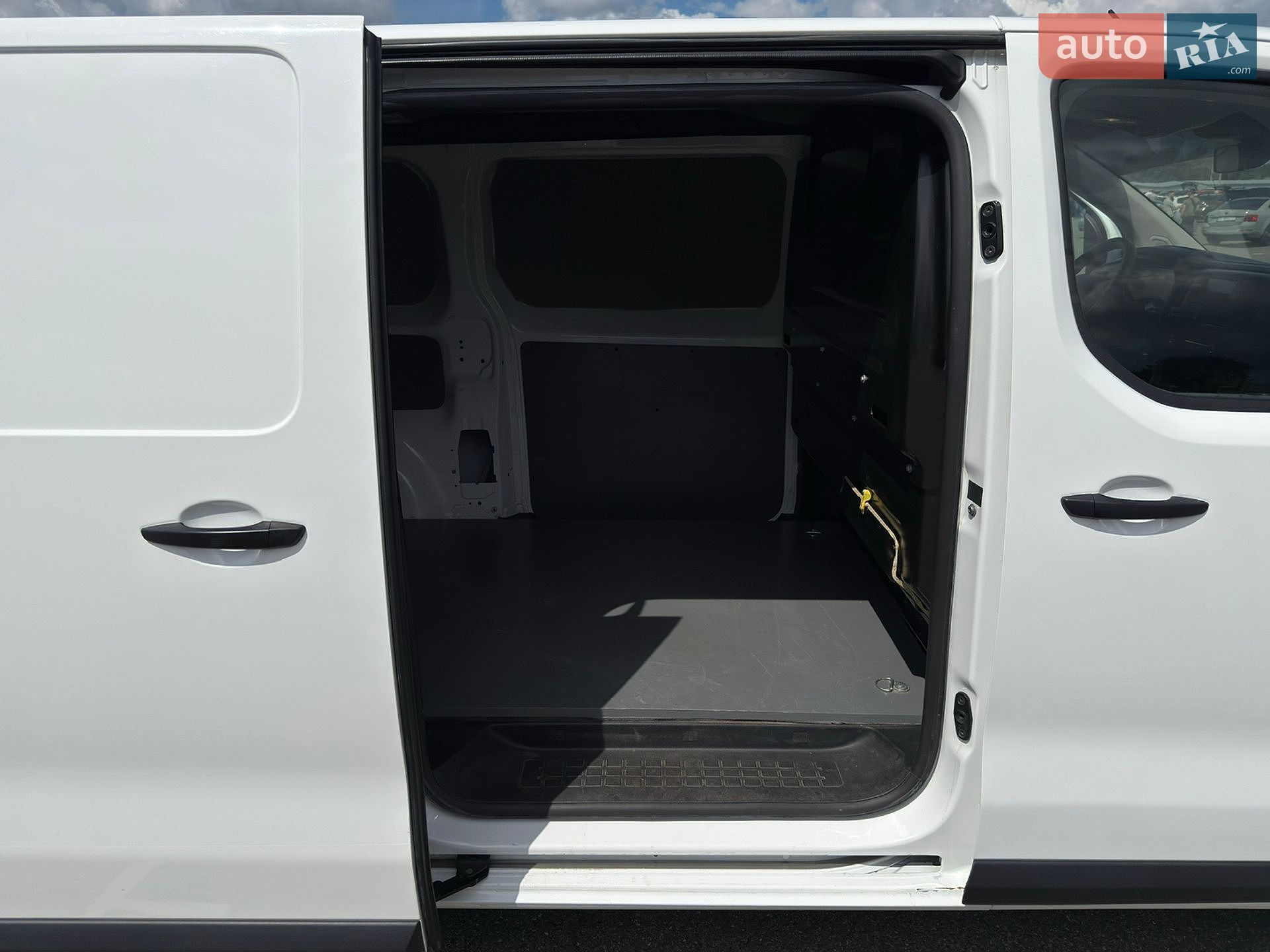 Citroen Jumpy 2017 VIN VF7VB9HFAHZ091118 фото оголошення 18 з 22