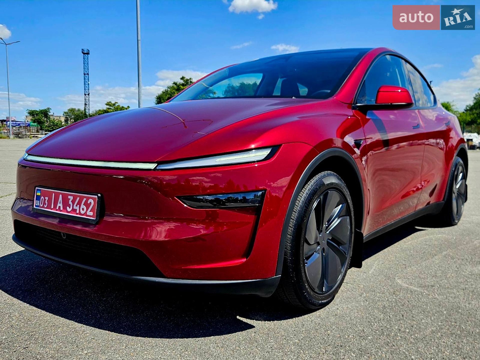 Tesla Model Y 2025 VIN 7SAYGDEE7TF359512 фото оголошення 2 з 37