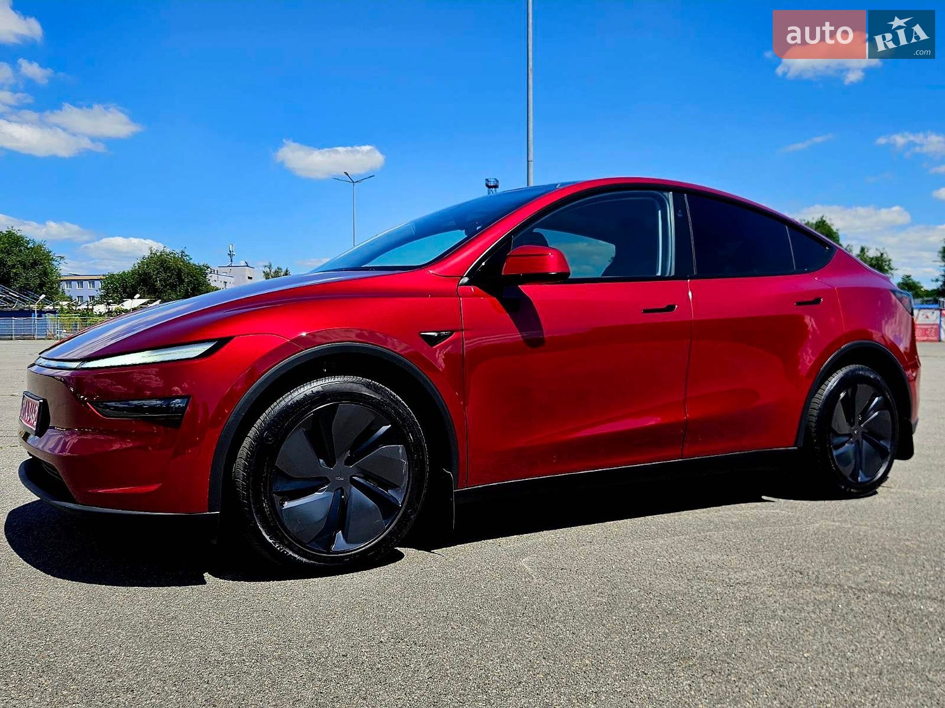 Tesla Model Y 2025 VIN 7SAYGDEE7TF359512 фото оголошення 4 з 37