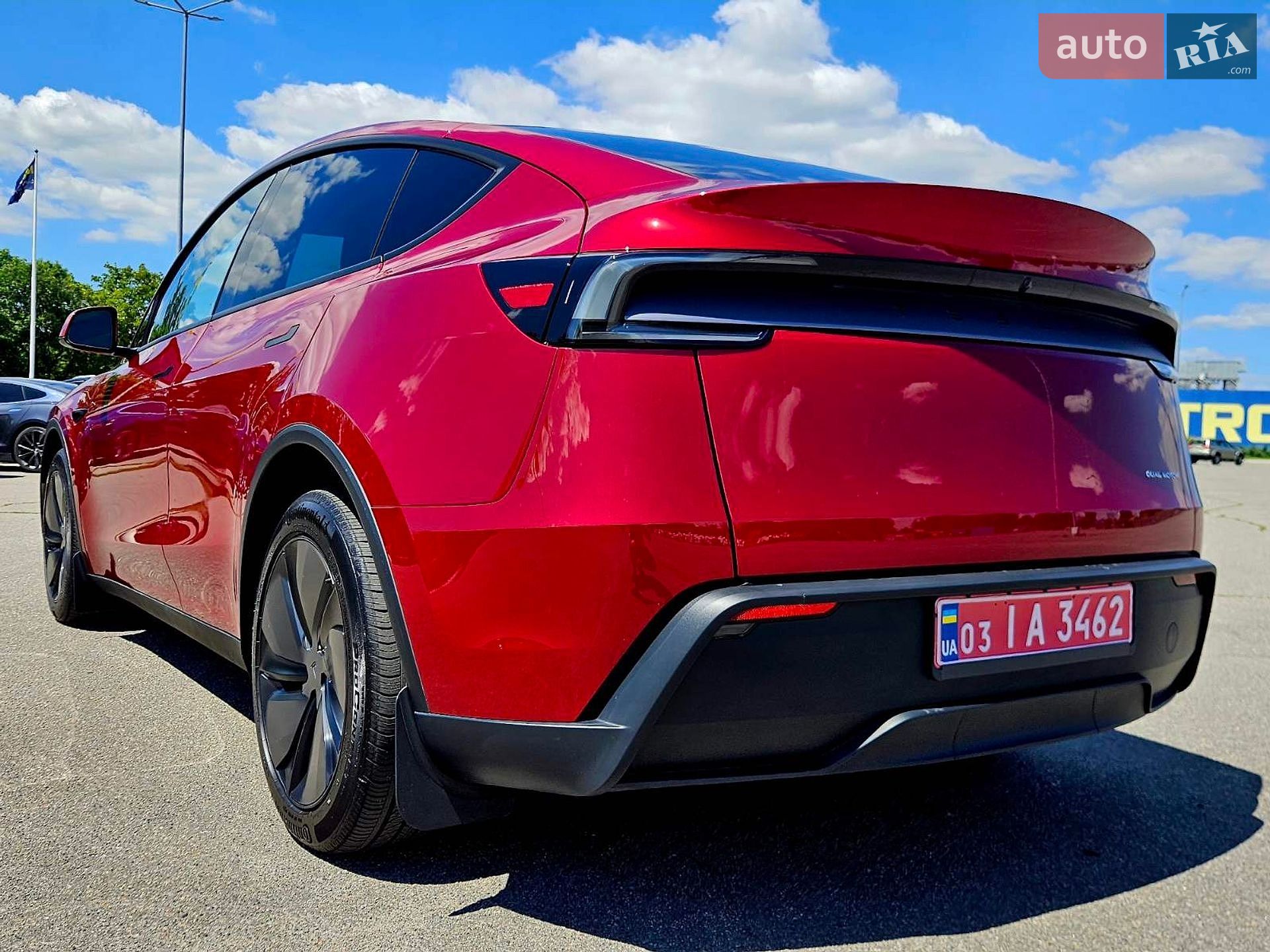 Tesla Model Y 2025 VIN 7SAYGDEE7TF359512 фото оголошення 9 з 37