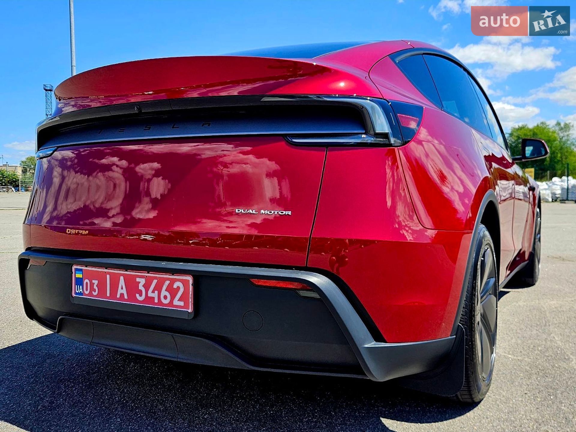Tesla Model Y 2025 VIN 7SAYGDEE7TF359512 фото оголошення 11 з 37