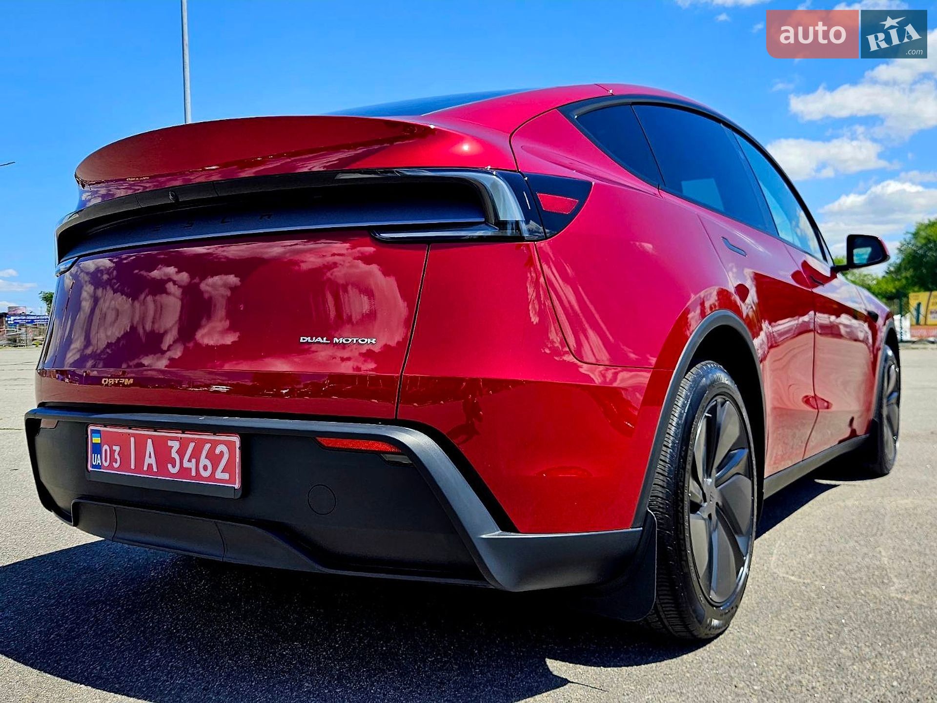 Tesla Model Y 2025 VIN 7SAYGDEE7TF359512 фото оголошення 12 з 37