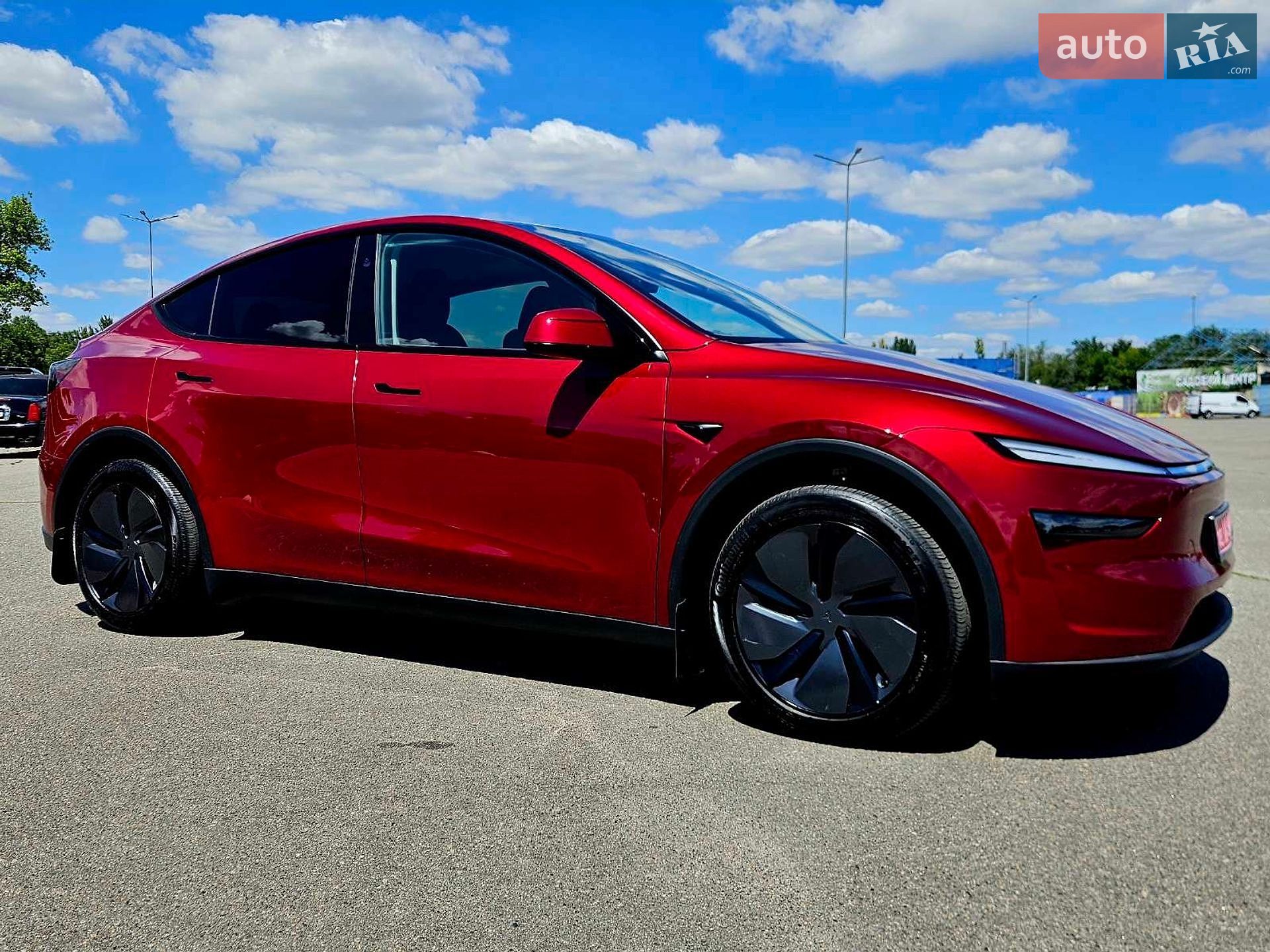 Tesla Model Y 2025 VIN 7SAYGDEE7TF359512 фото оголошення 16 з 37