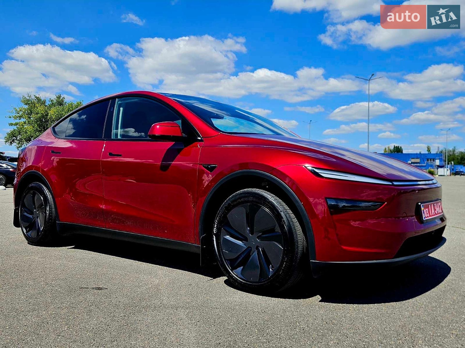 Tesla Model Y 2025 VIN 7SAYGDEE7TF359512 фото оголошення 17 з 37