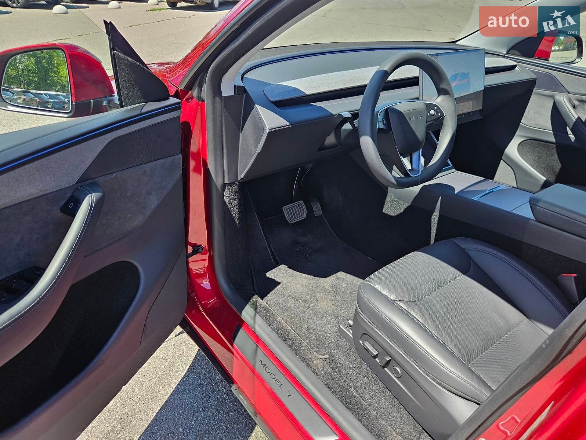 Tesla Model Y 2025 VIN 7SAYGDEE7TF359512 фото оголошення 21 з 37