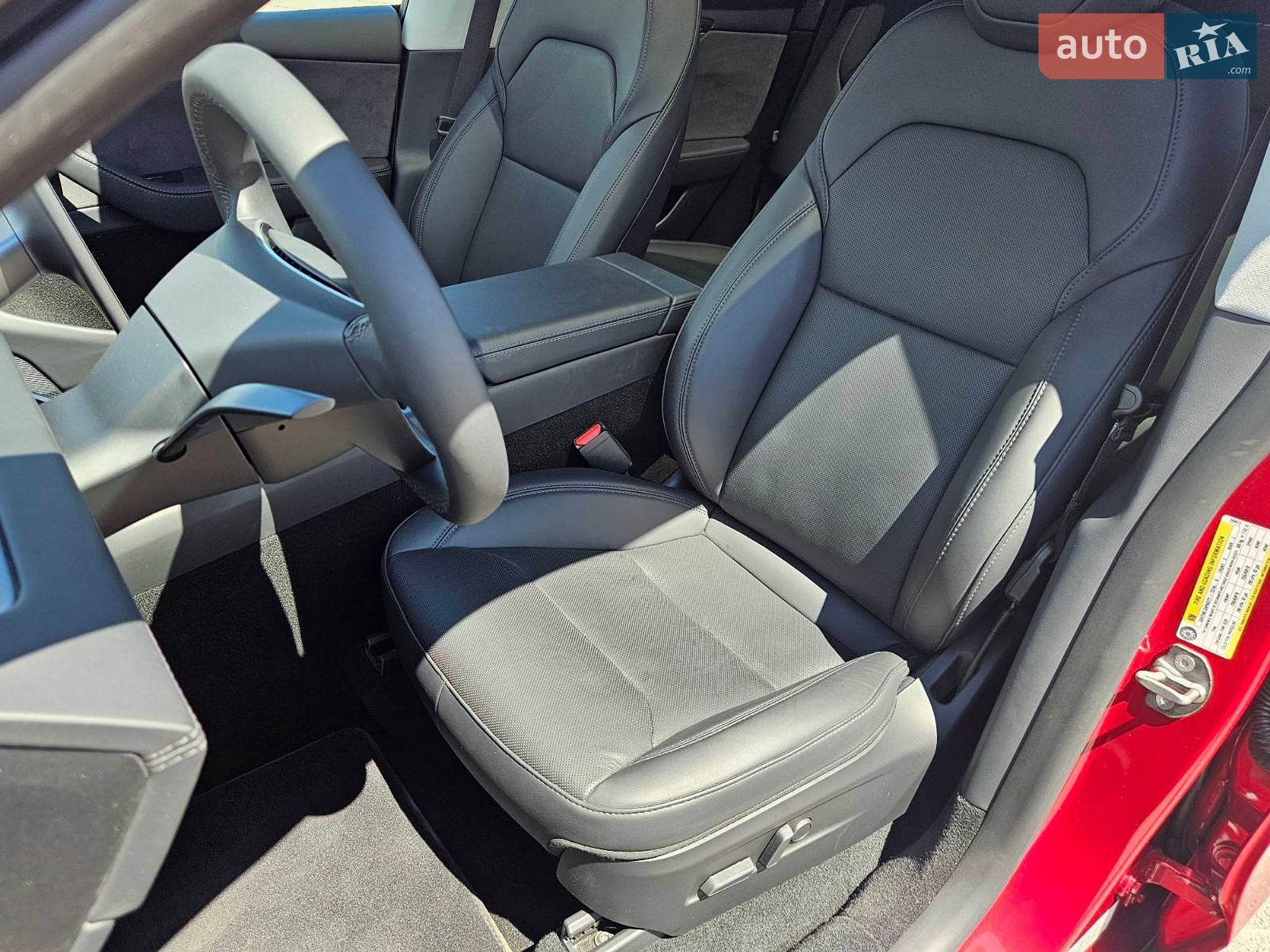 Tesla Model Y 2025 VIN 7SAYGDEE7TF359512 фото оголошення 22 з 37