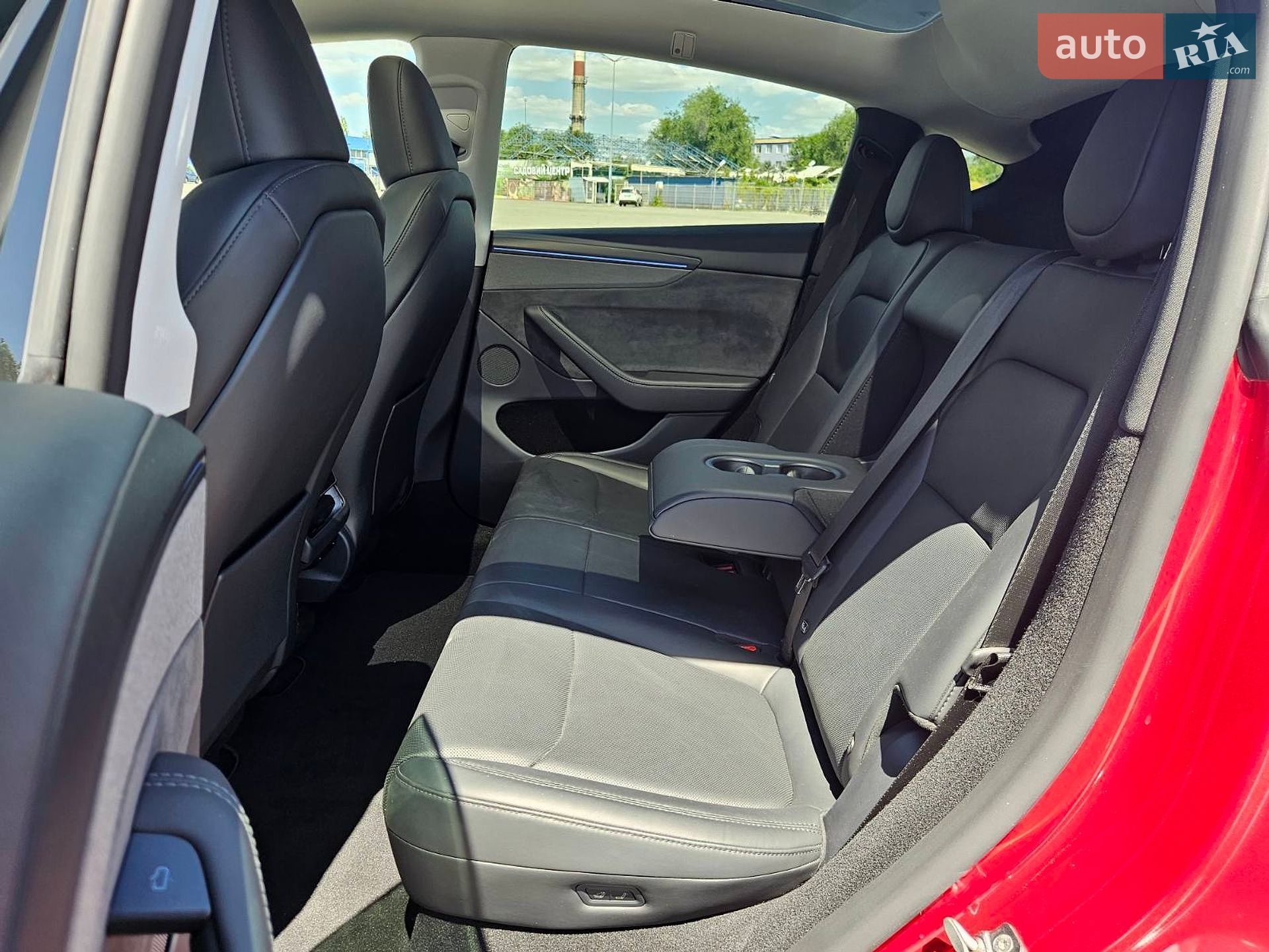 Tesla Model Y 2025 VIN 7SAYGDEE7TF359512 фото оголошення 30 з 37
