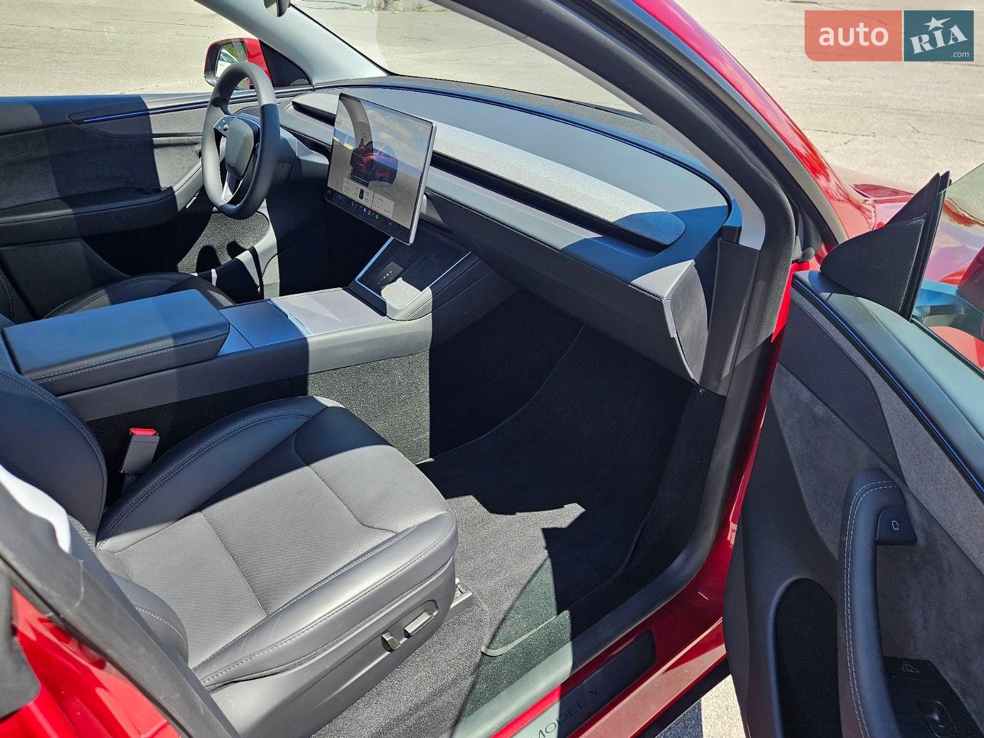 Tesla Model Y 2025 VIN 7SAYGDEE7TF359512 фото оголошення 32 з 37