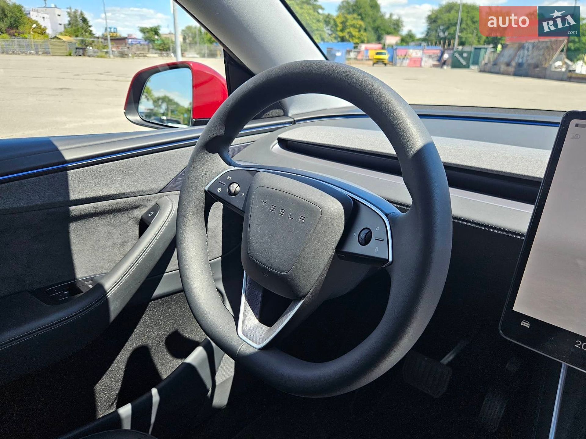 Tesla Model Y 2025 VIN 7SAYGDEE7TF359512 фото оголошення 36 з 37