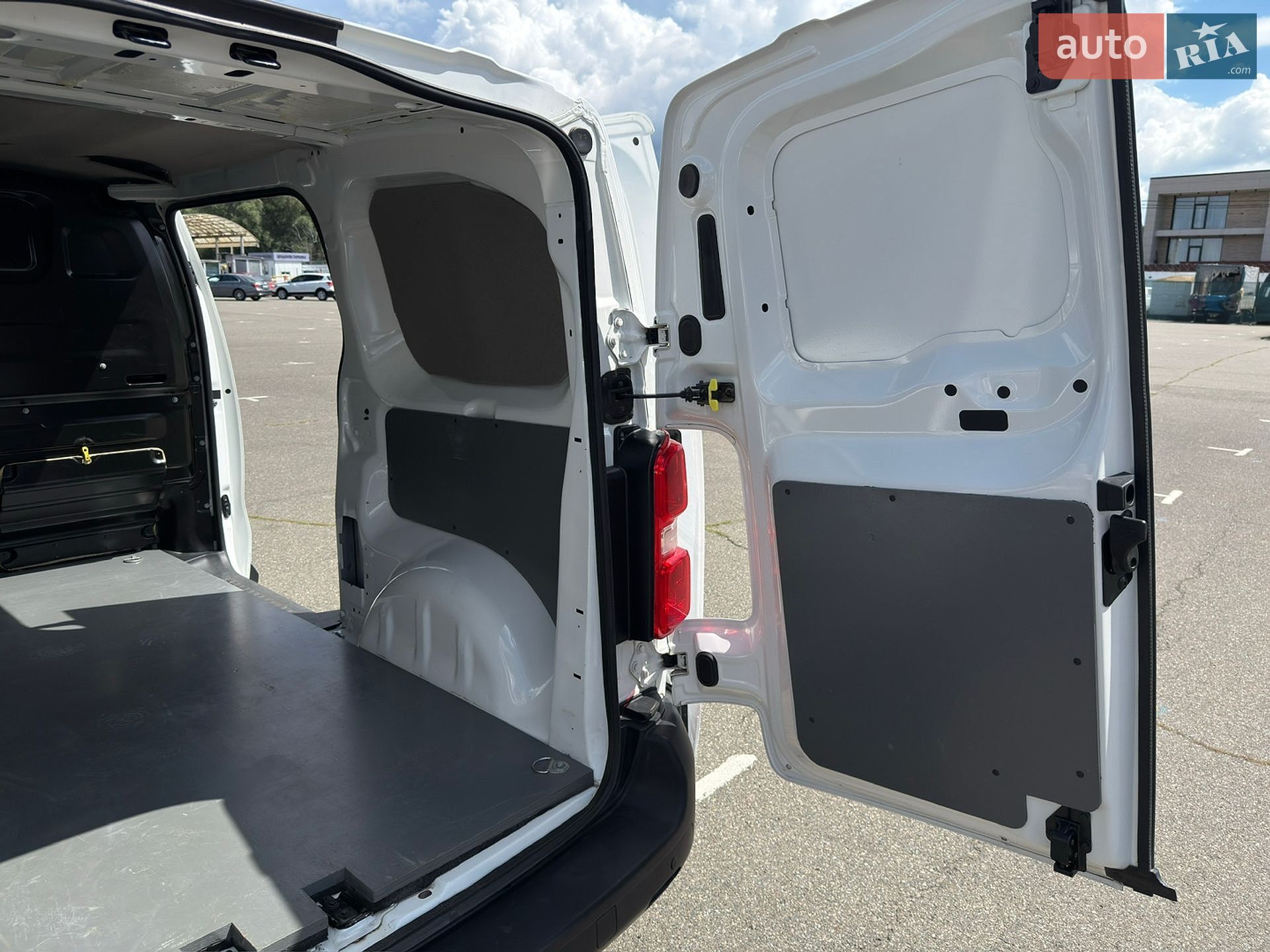 Citroen Jumpy 2017 VIN VF7VB9HFAHZ091118 фото оголошення 21 з 22