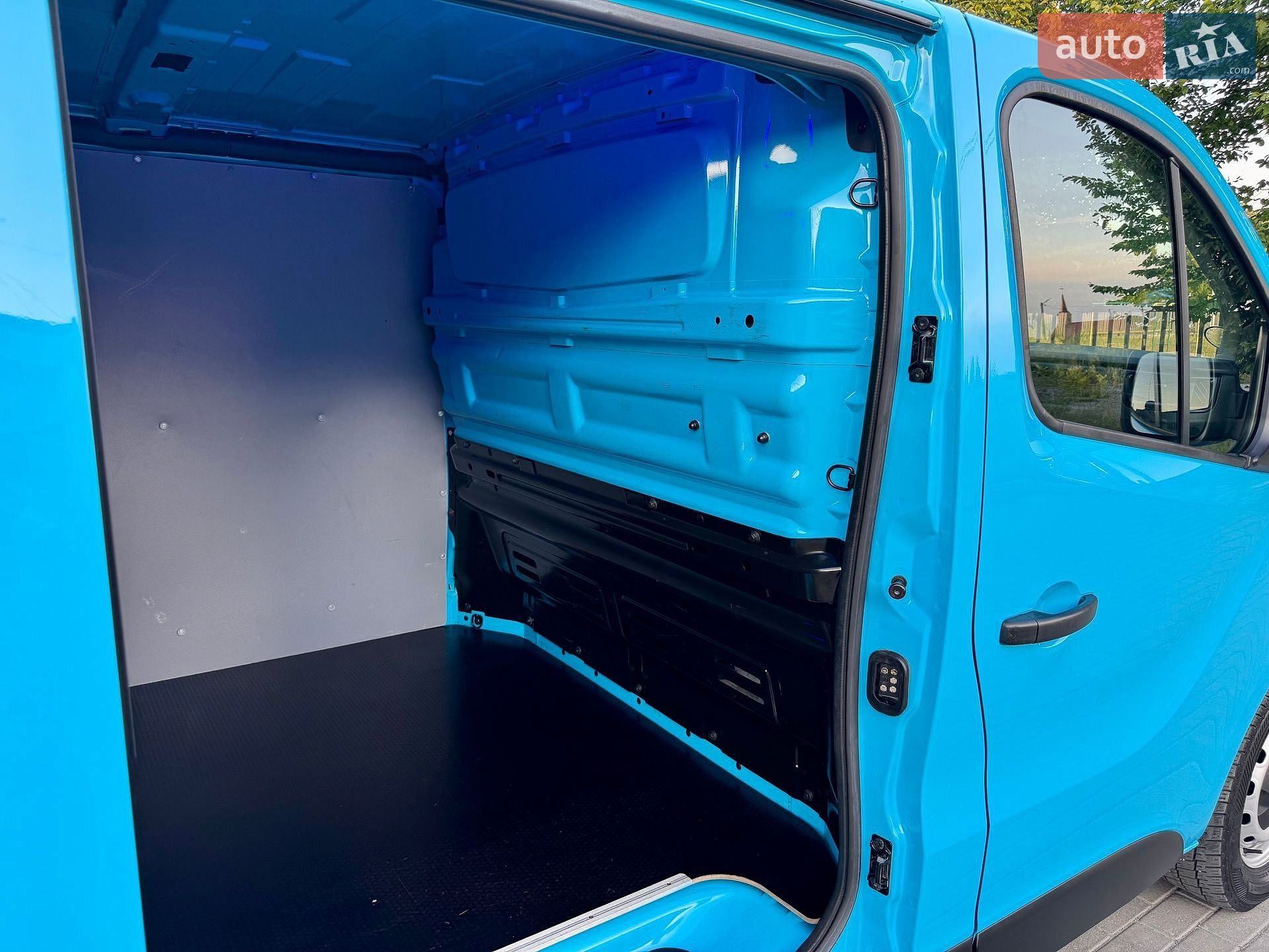 Renault Trafic 2022 VIN VF1FL000769757627 фото оголошення 78 з 87