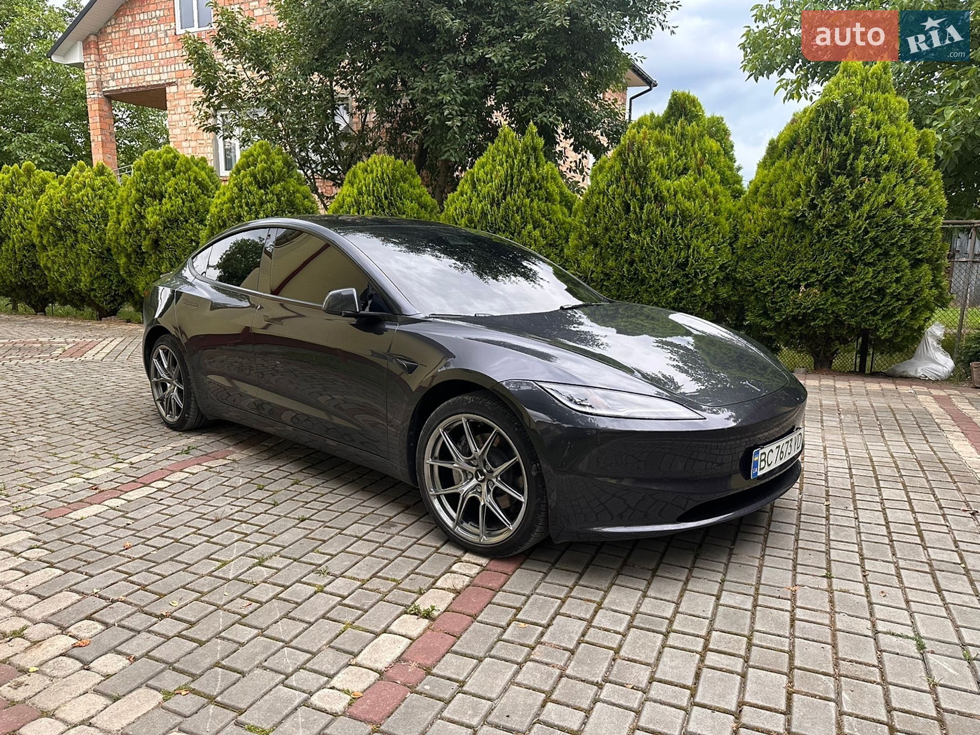Tesla Model 3 2024 VIN 5YJ3E1EB0SF892253 фото оголошення 2 з 14