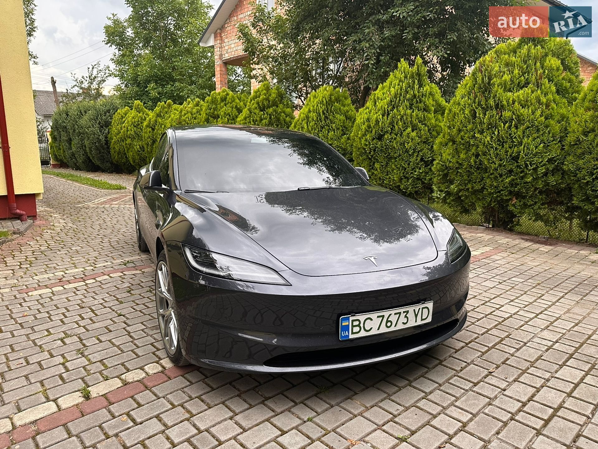 Tesla Model 3 2024 VIN 5YJ3E1EB0SF892253 фото оголошення 3 з 14