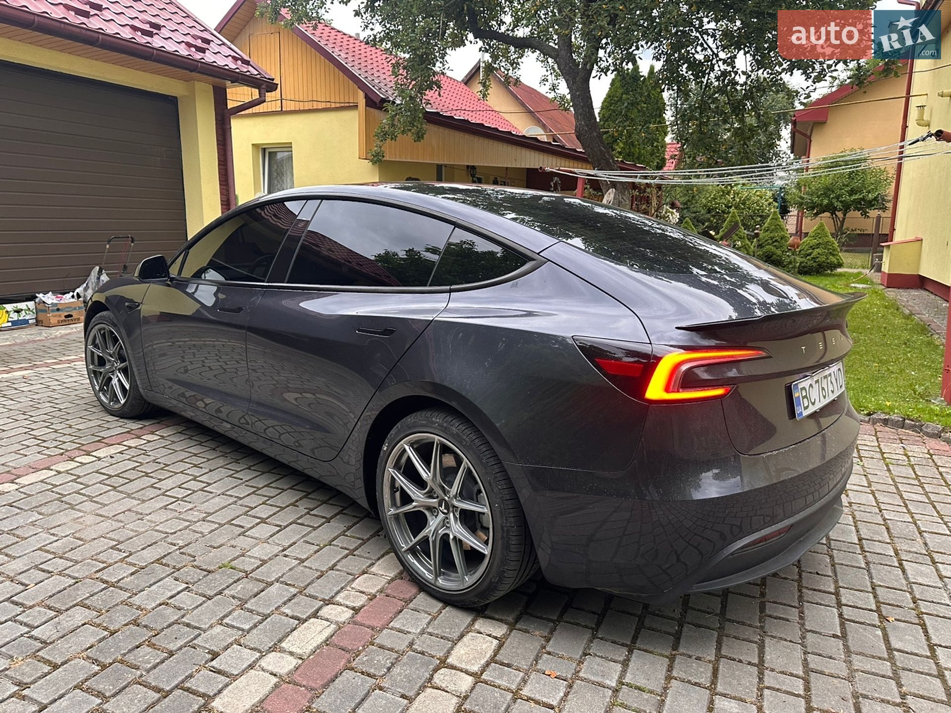 Tesla Model 3 2024 VIN 5YJ3E1EB0SF892253 фото оголошення 4 з 14