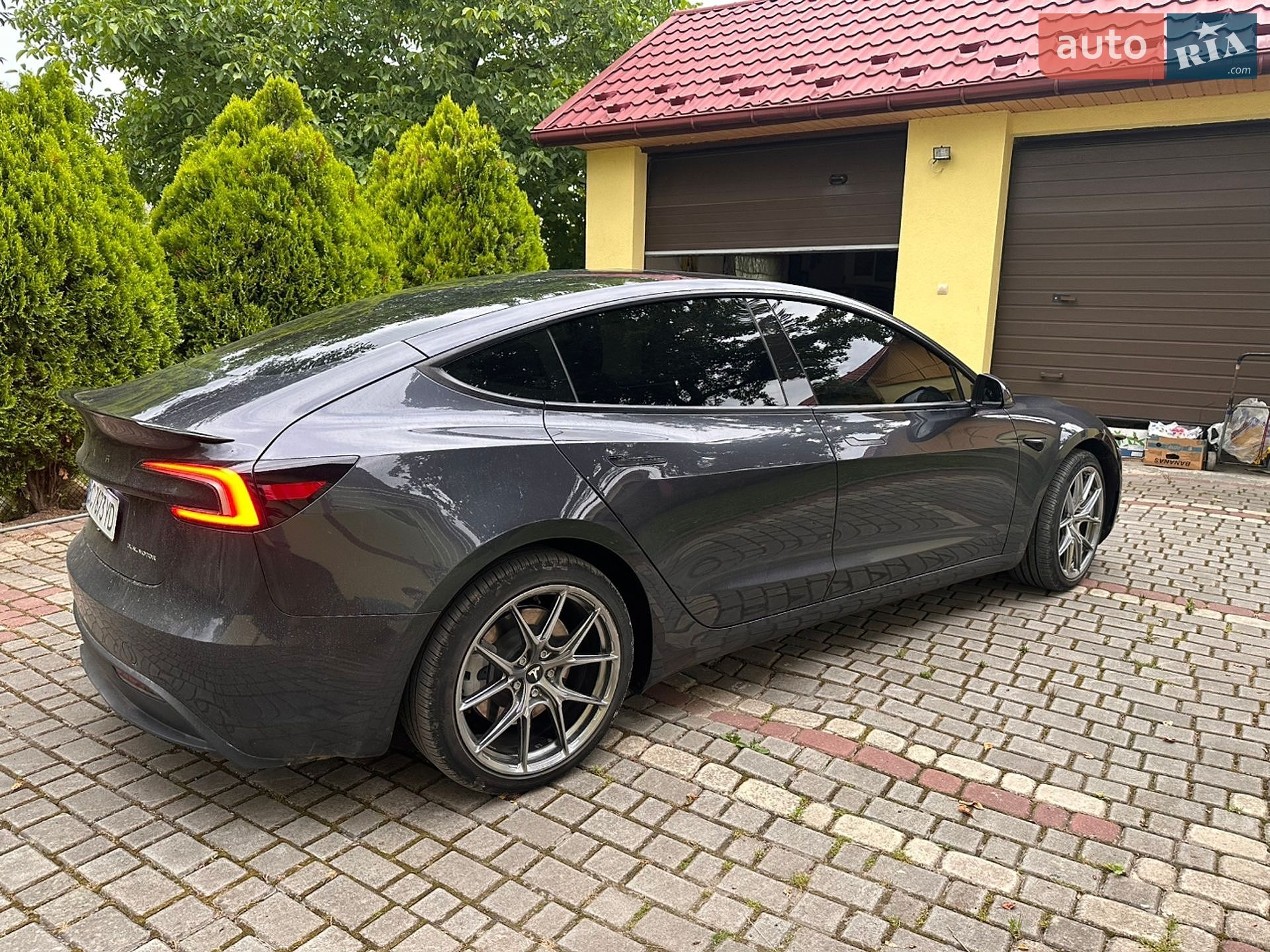Tesla Model 3 2024 VIN 5YJ3E1EB0SF892253 фото оголошення 5 з 14