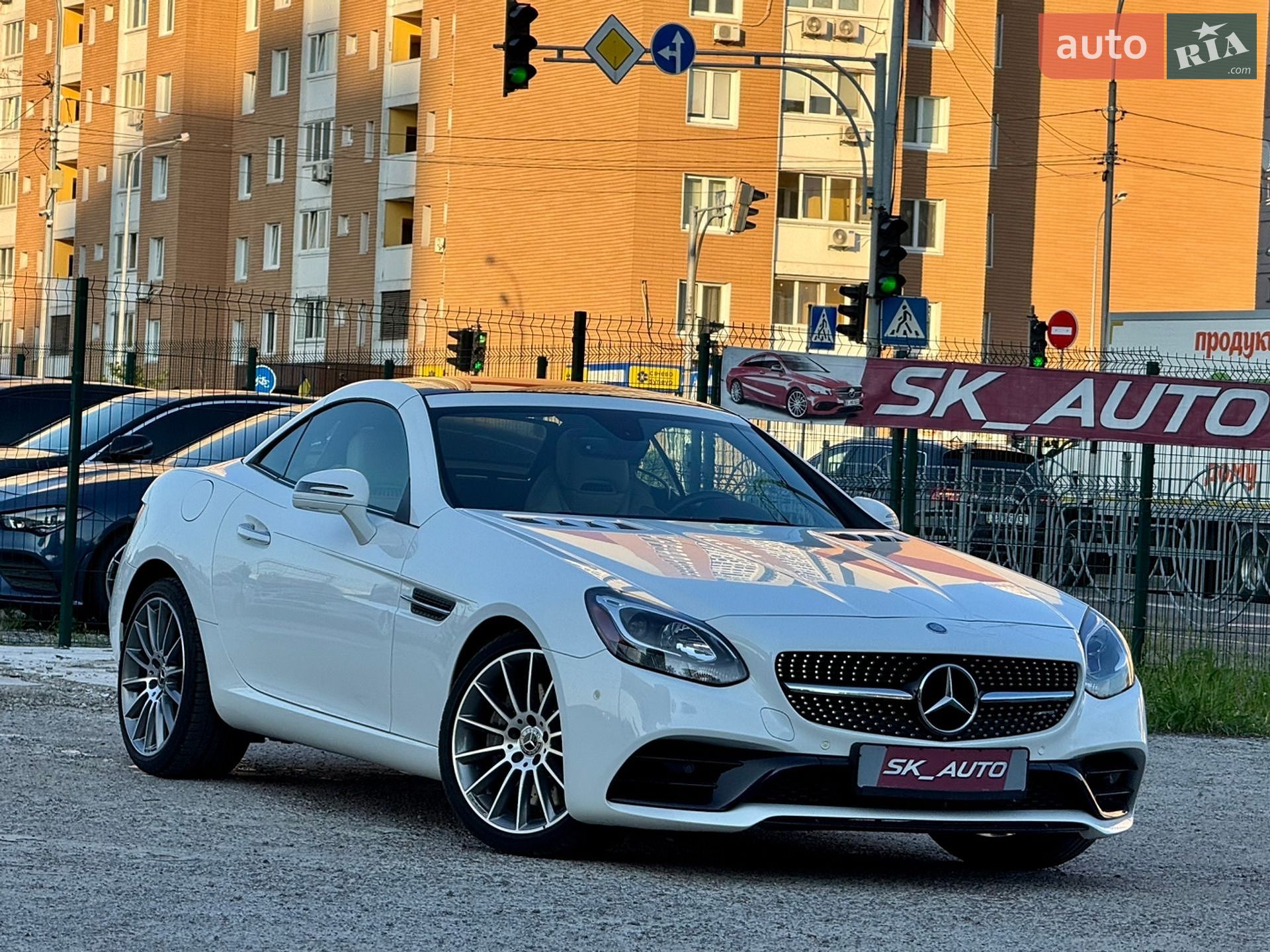 Mercedes-Benz SLC-Class 2018 VIN WDDPK3JA5KF158860 фото оголошення 5 з 85