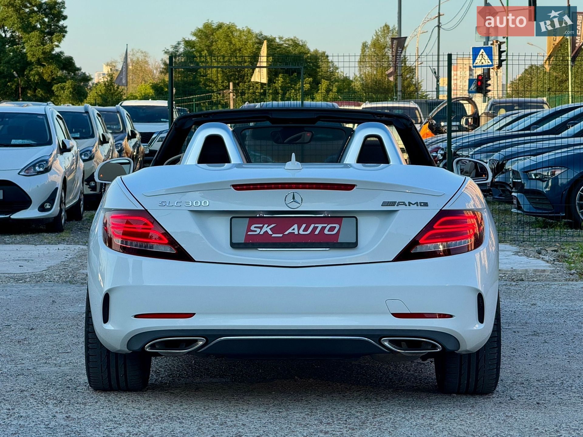 Mercedes-Benz SLC-Class 2018 VIN WDDPK3JA5KF158860 фото оголошення 9 з 85