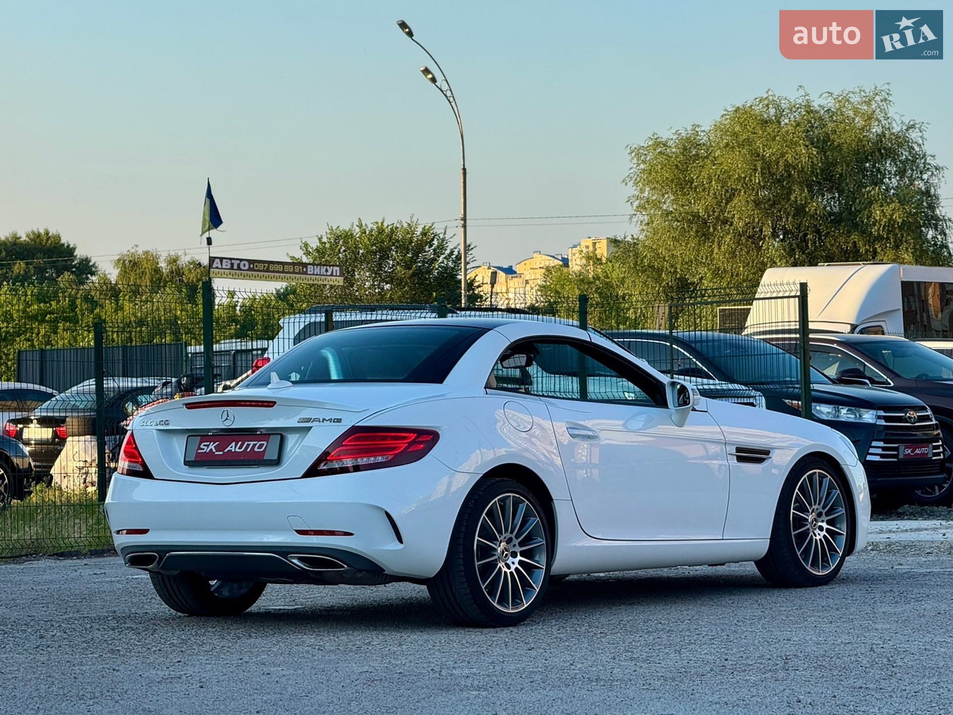 Mercedes-Benz SLC-Class 2018 VIN WDDPK3JA5KF158860 фото оголошення 11 з 85