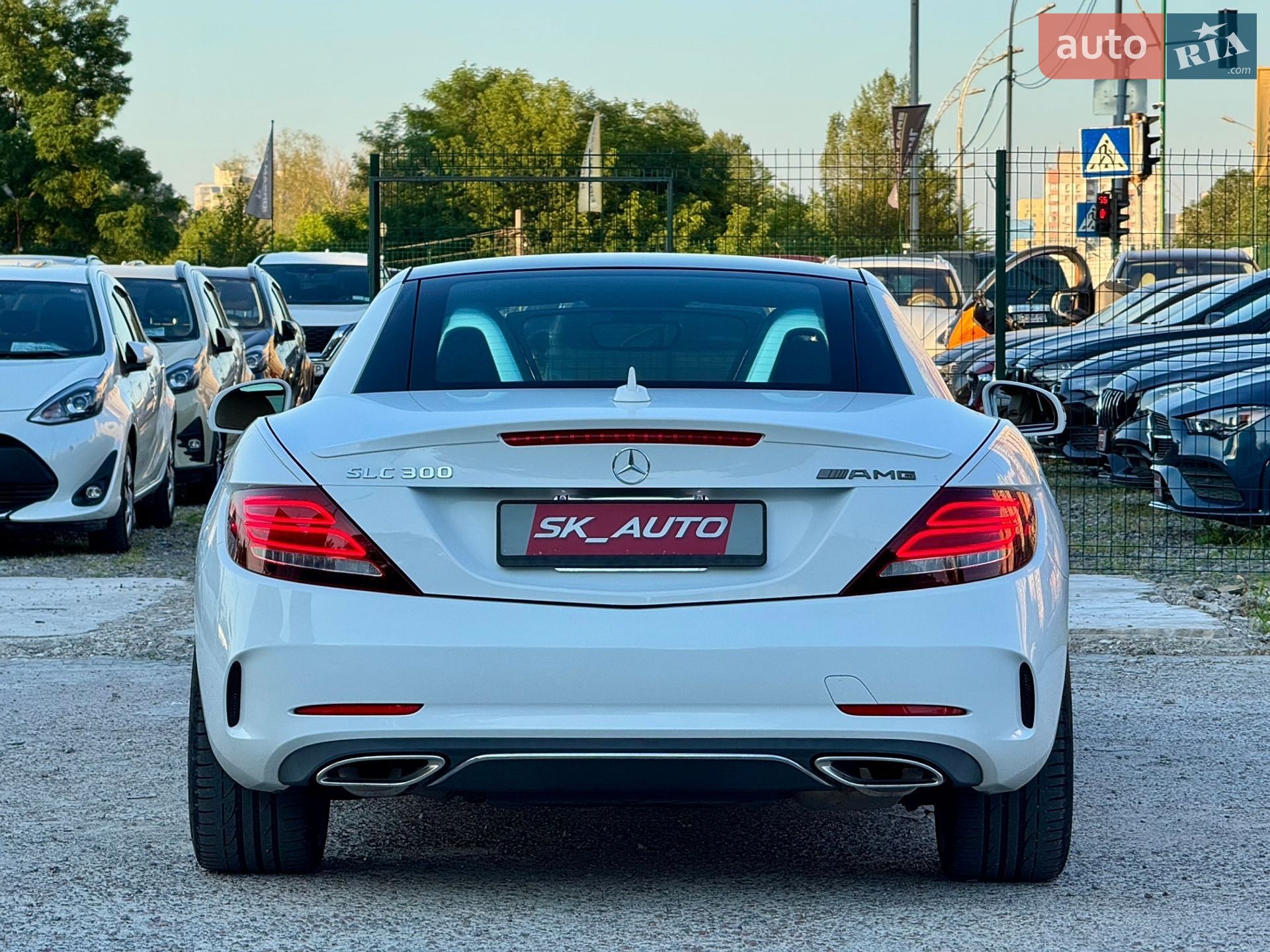 Mercedes-Benz SLC-Class 2018 VIN WDDPK3JA5KF158860 фото оголошення 12 з 85