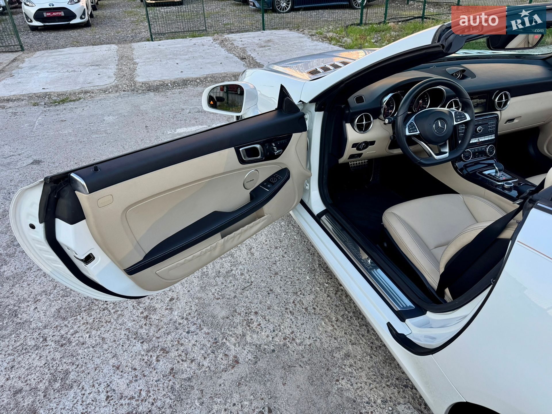 Mercedes-Benz SLC-Class 2018 VIN WDDPK3JA5KF158860 фото оголошення 14 з 85