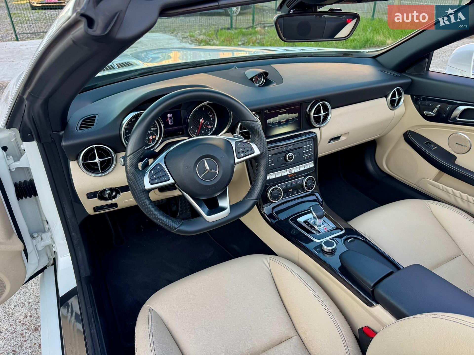 Mercedes-Benz SLC-Class 2018 VIN WDDPK3JA5KF158860 фото оголошення 16 з 85