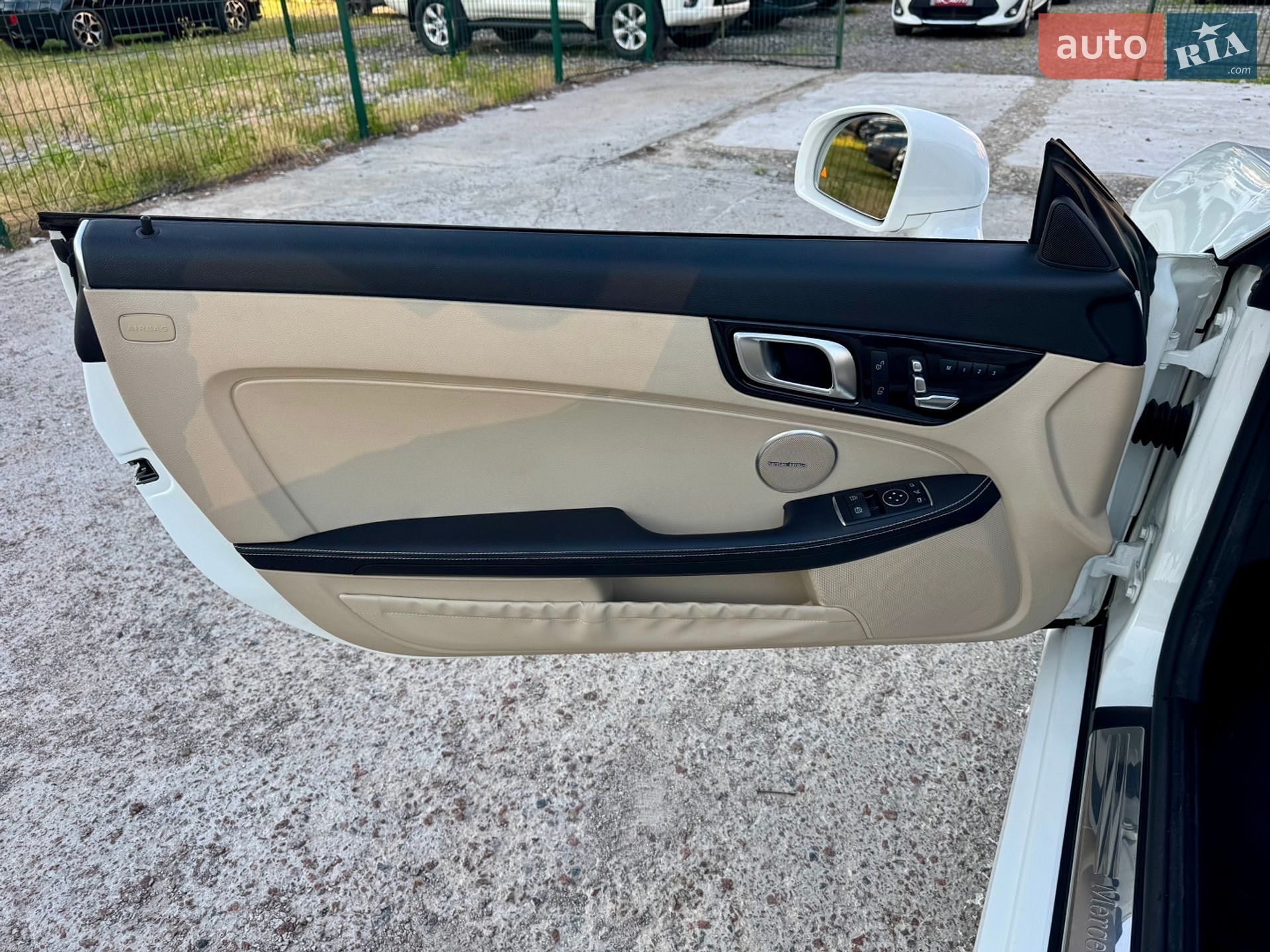 Mercedes-Benz SLC-Class 2018 VIN WDDPK3JA5KF158860 фото оголошення 17 з 85
