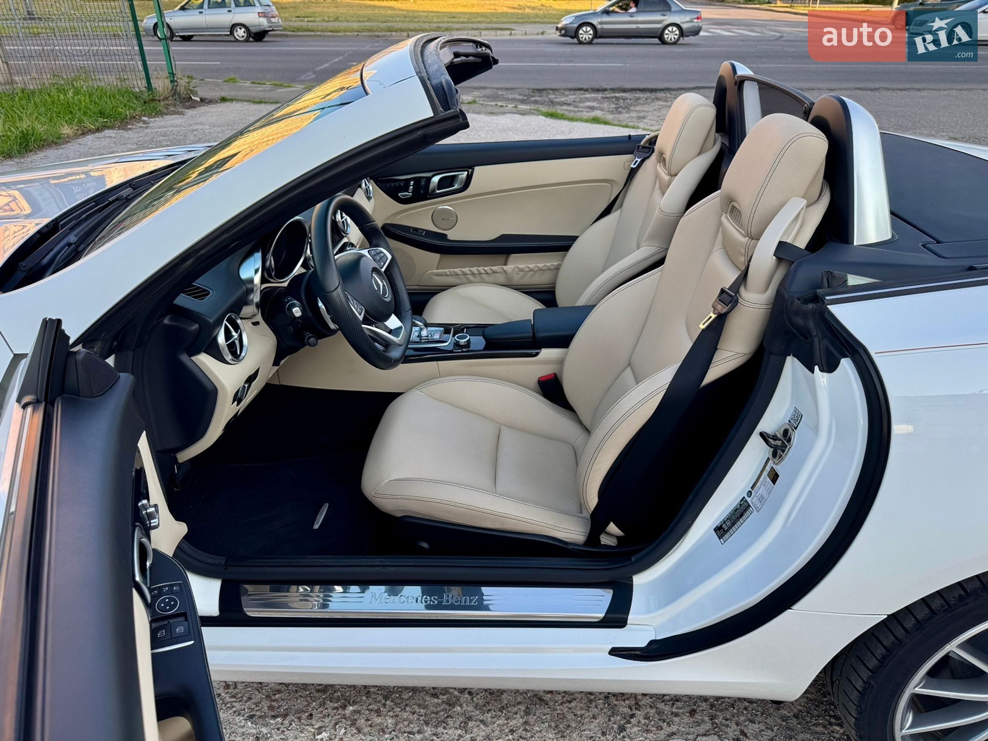 Mercedes-Benz SLC-Class 2018 VIN WDDPK3JA5KF158860 фото оголошення 19 з 85