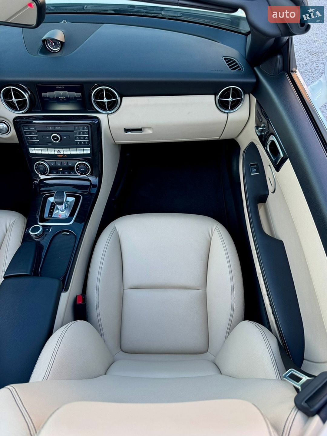 Mercedes-Benz SLC-Class 2018 VIN WDDPK3JA5KF158860 фото оголошення 32 з 85