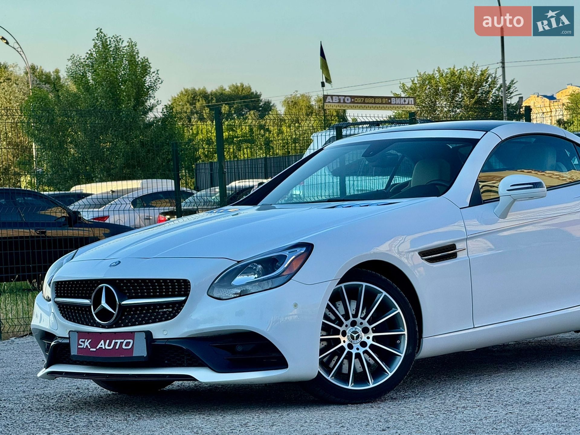 Mercedes-Benz SLC-Class 2018 VIN WDDPK3JA5KF158860 фото оголошення 42 з 85