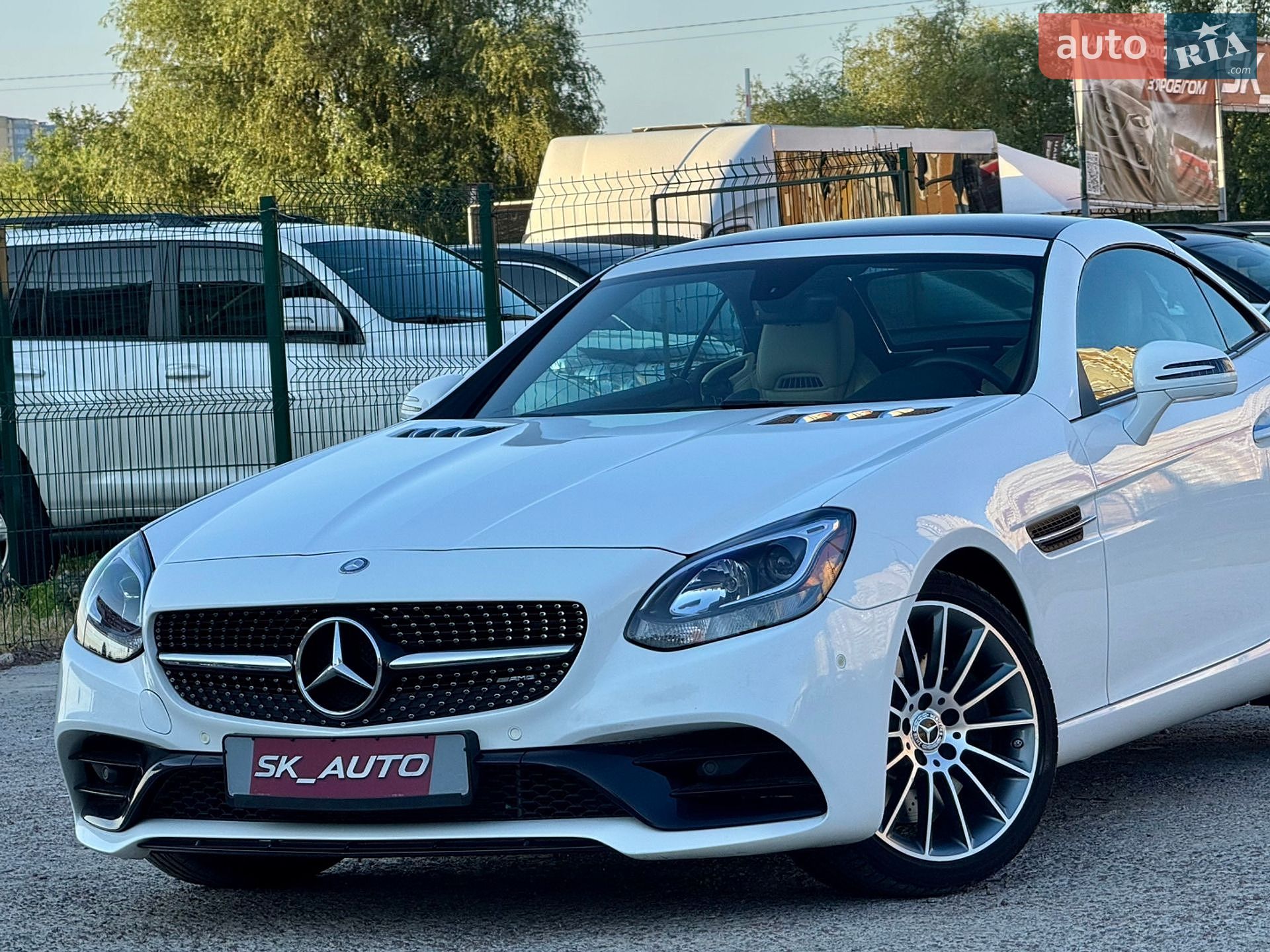 Mercedes-Benz SLC-Class 2018 VIN WDDPK3JA5KF158860 фото оголошення 43 з 85