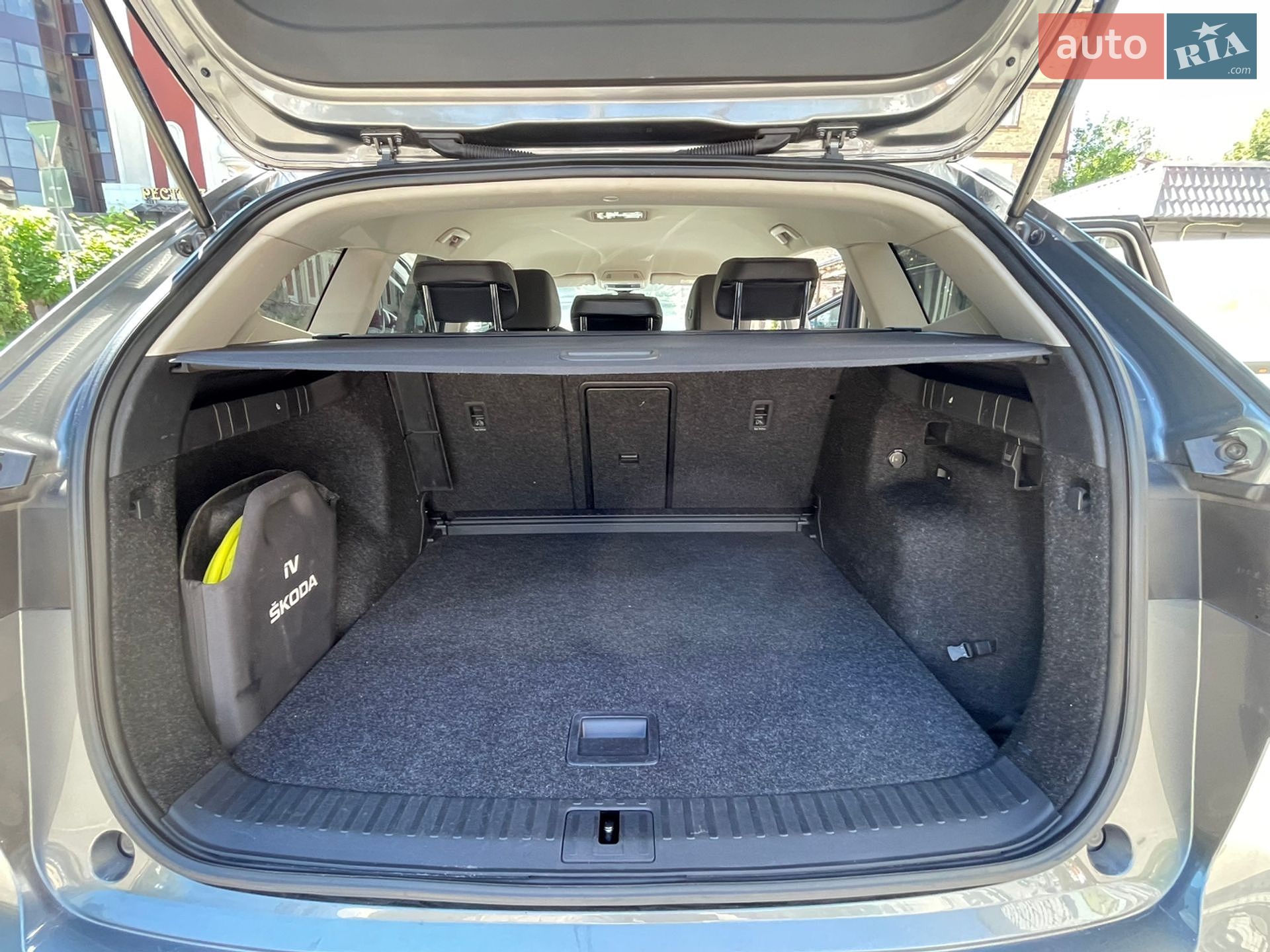 Skoda Enyaq iV 2022 VIN TMBJB7NY5NF054582 фото оголошення 17 з 23