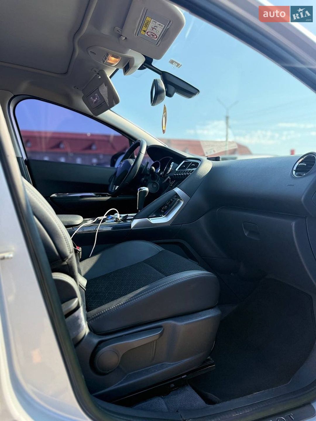 Peugeot 3008 2015 VIN VF30U9HD8FS003991 фото оголошення 12 з 15
