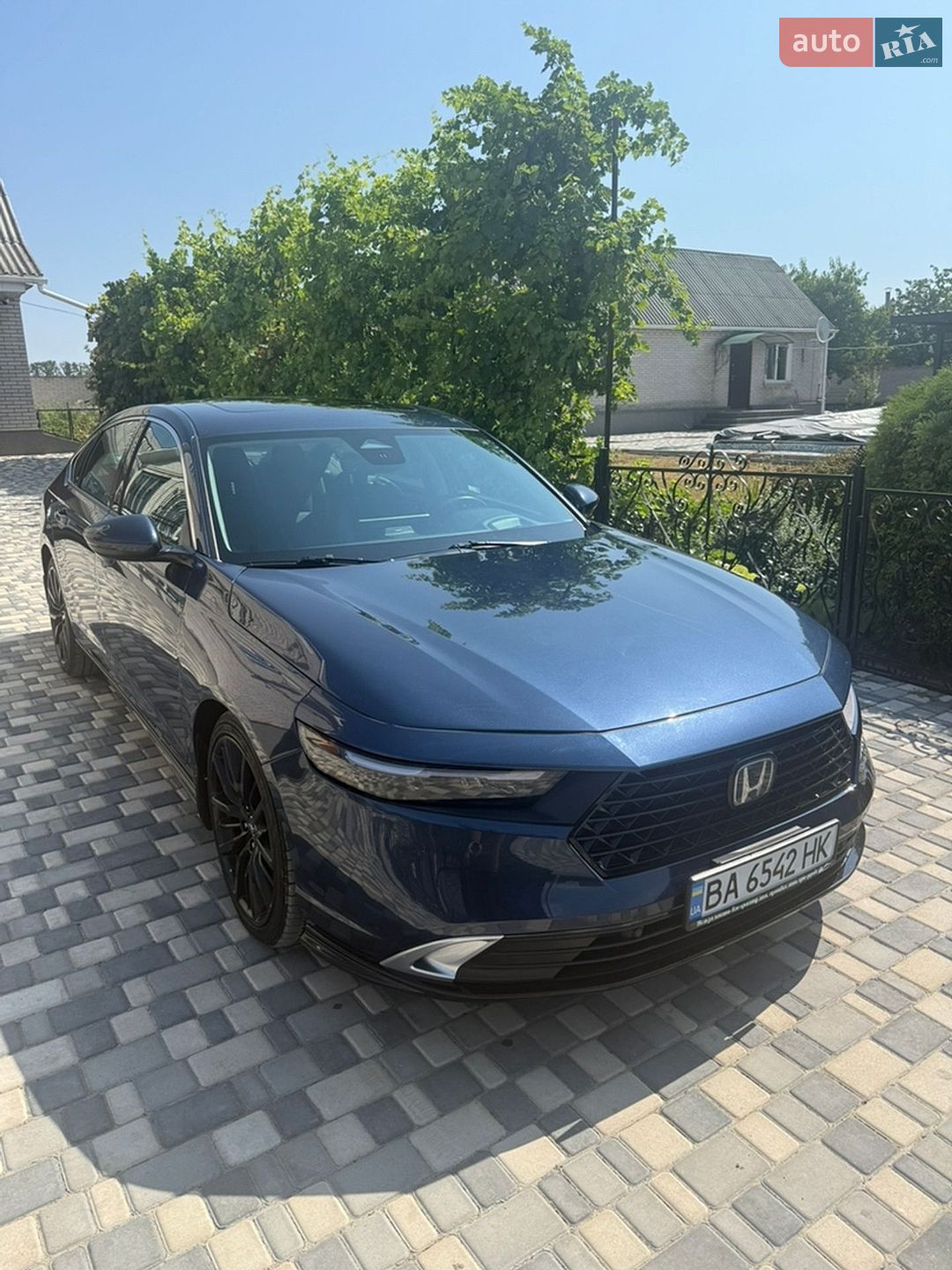 Honda Accord 2023 VIN 1HGCY2F8XPA005839 фото оголошення 4 з 55