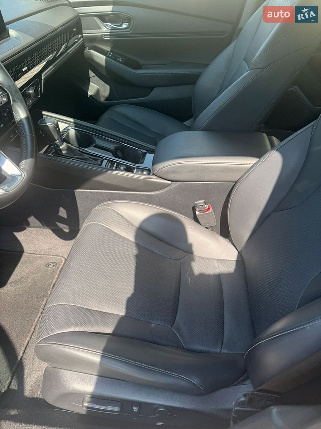 Honda Accord 2023 VIN 1HGCY2F8XPA005839 фото оголошення 32 з 55