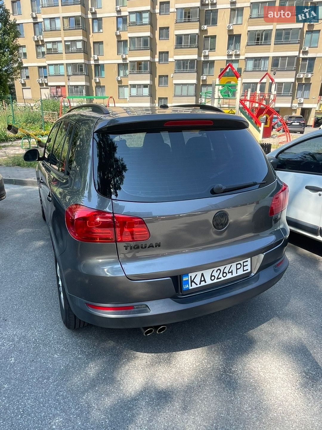 Volkswagen Tiguan 2015 VIN WVGAV7AX1GW513500 фото оголошення 2 з 10