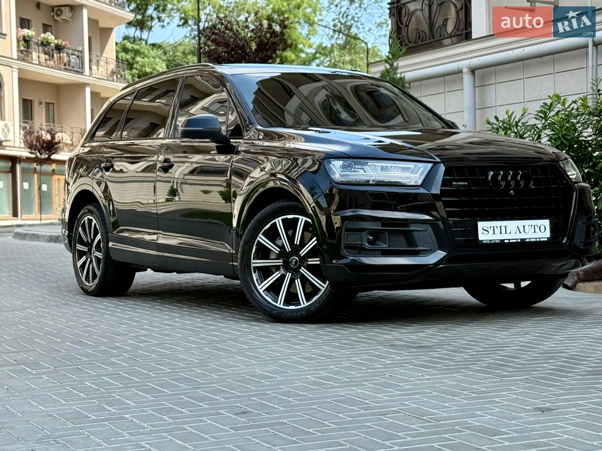 Audi Q7 2019 VIN WA1VAAF73KD026529 фото оголошення 2 з 165
