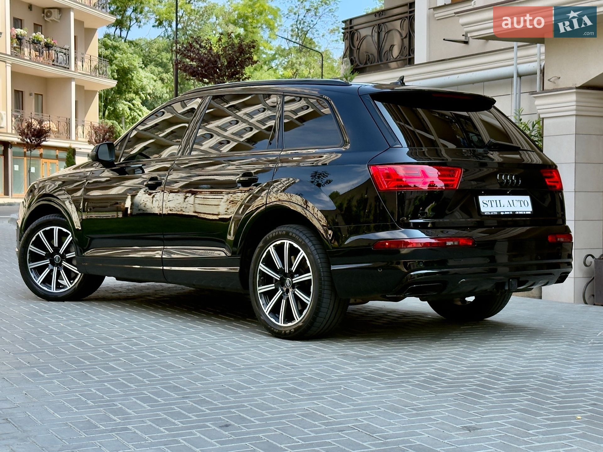 Audi Q7 2019 VIN WA1VAAF73KD026529 фото оголошення 4 з 165