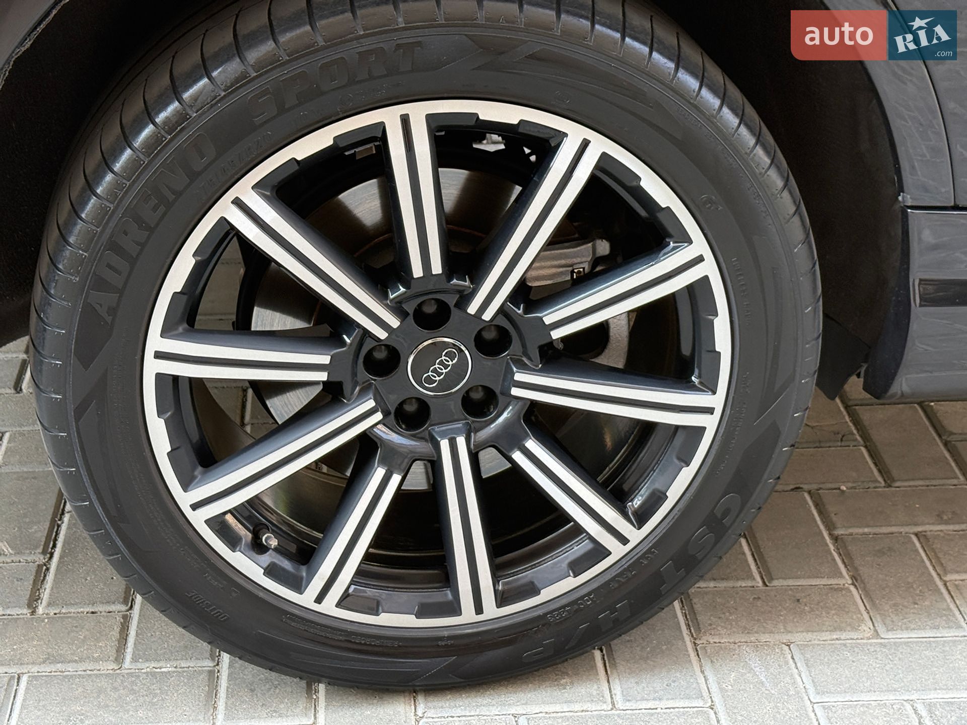 Audi Q7 2019 VIN WA1VAAF73KD026529 фото оголошення 7 з 165