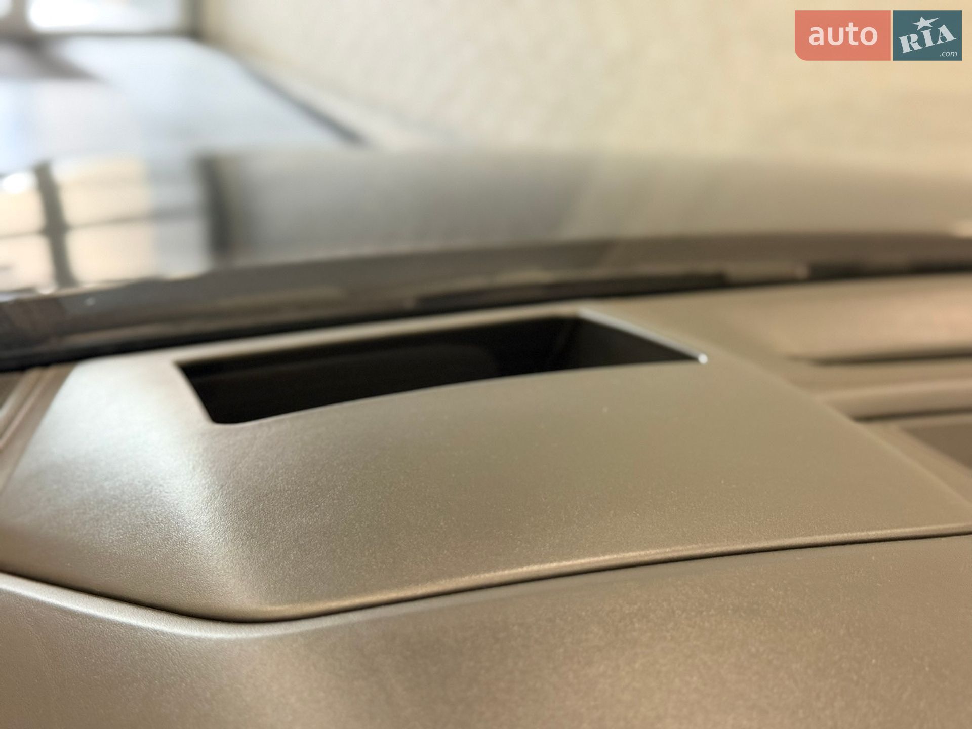 Audi Q7 2019 VIN WA1VAAF73KD026529 фото оголошення 30 з 165