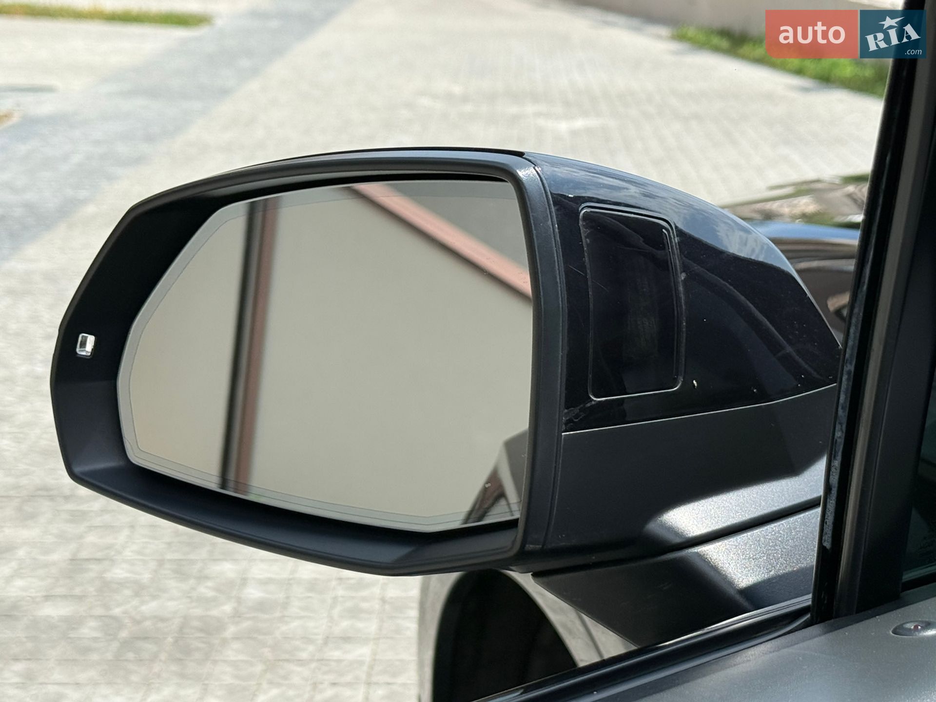 Audi Q7 2019 VIN WA1VAAF73KD026529 фото оголошення 31 з 165