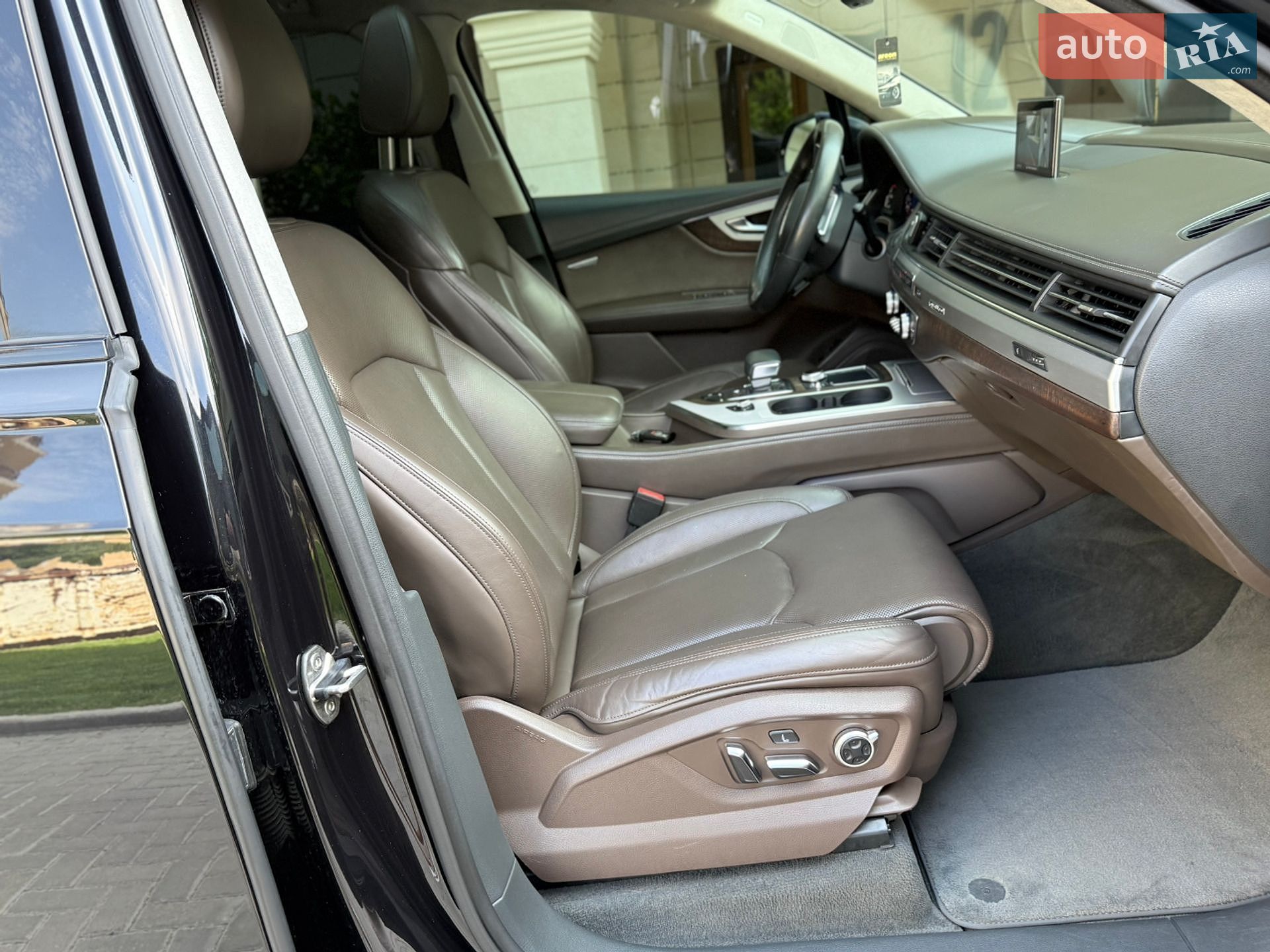 Audi Q7 2019 VIN WA1VAAF73KD026529 фото оголошення 42 з 165