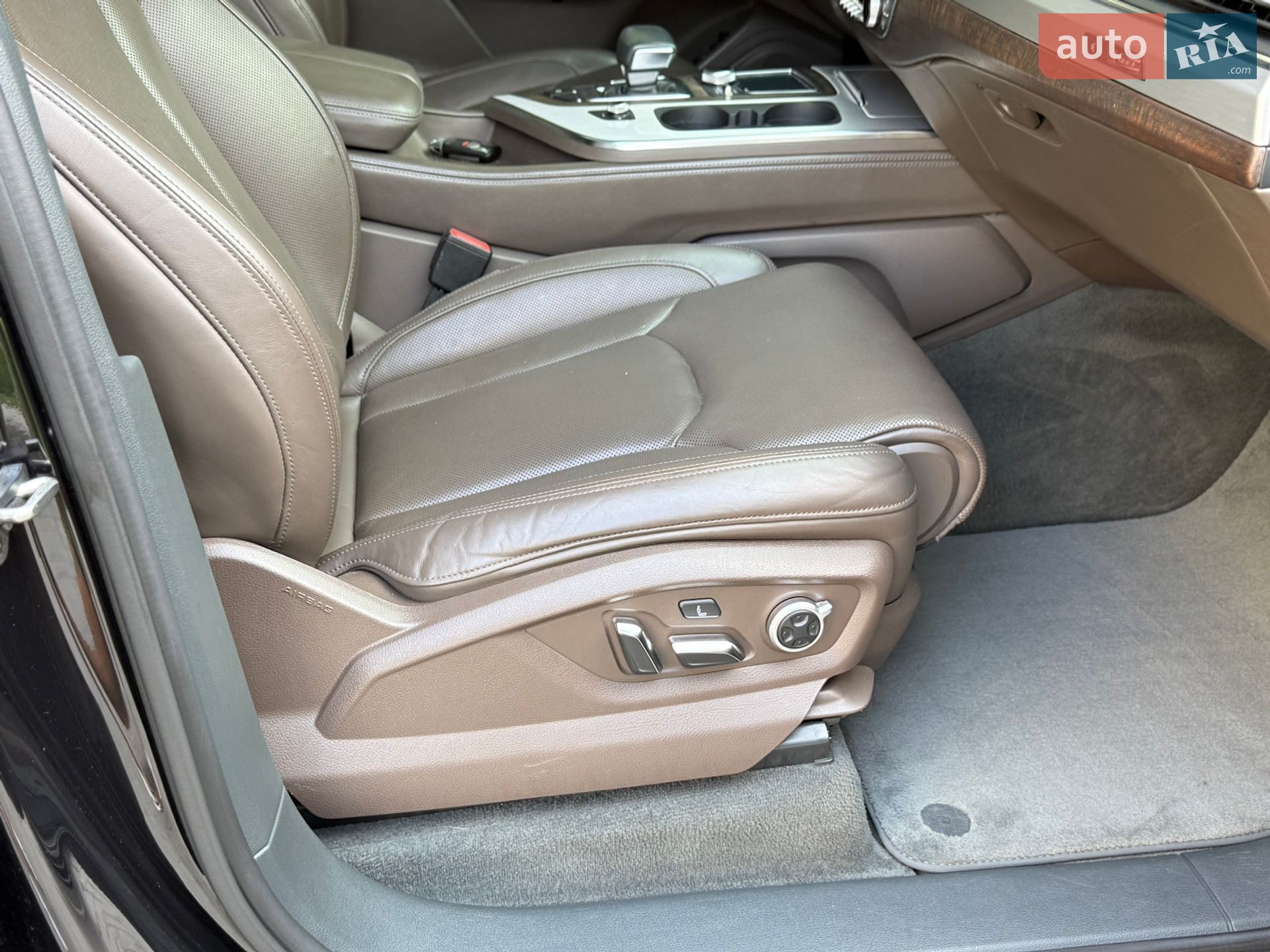 Audi Q7 2019 VIN WA1VAAF73KD026529 фото оголошення 44 з 165