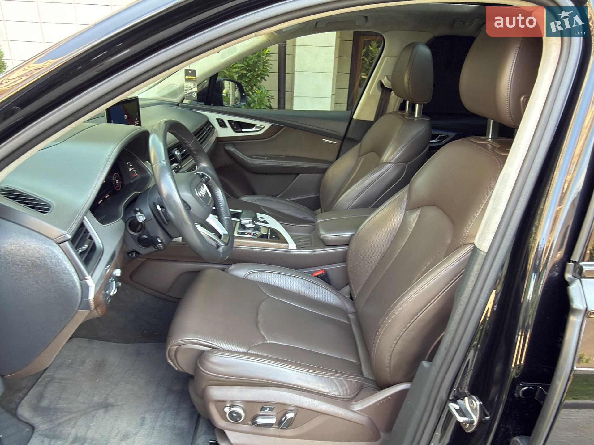 Audi Q7 2019 VIN WA1VAAF73KD026529 фото оголошення 76 з 165