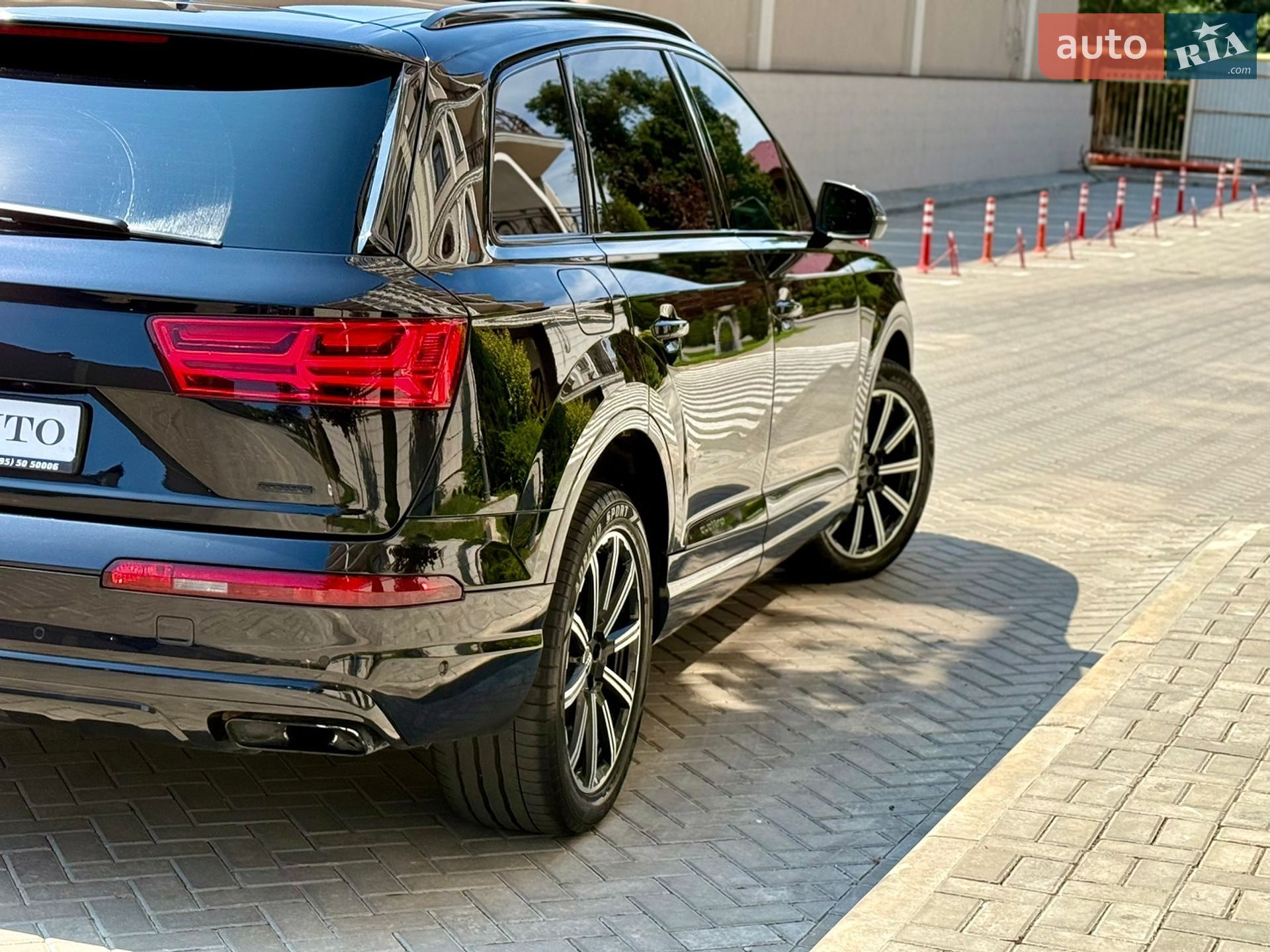 Audi Q7 2019 VIN WA1VAAF73KD026529 фото оголошення 86 з 165