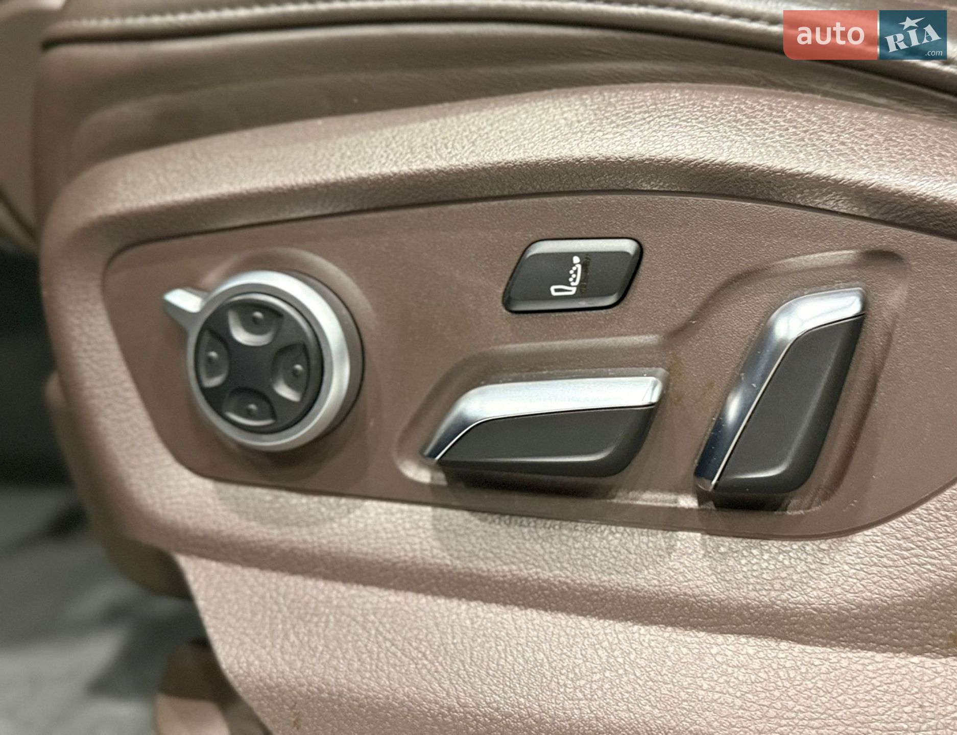 Audi Q7 2019 VIN WA1VAAF73KD026529 фото оголошення 94 з 165