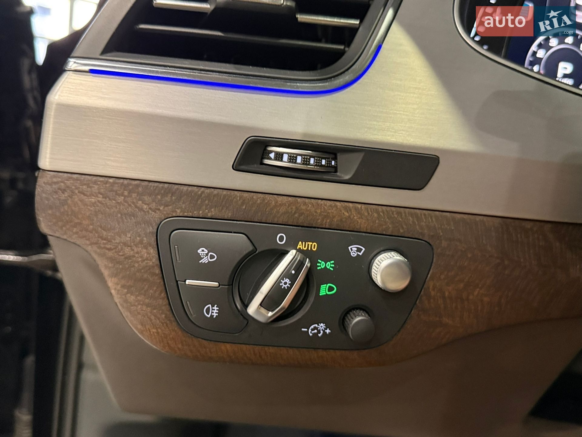 Audi Q7 2019 VIN WA1VAAF73KD026529 фото оголошення 101 з 165