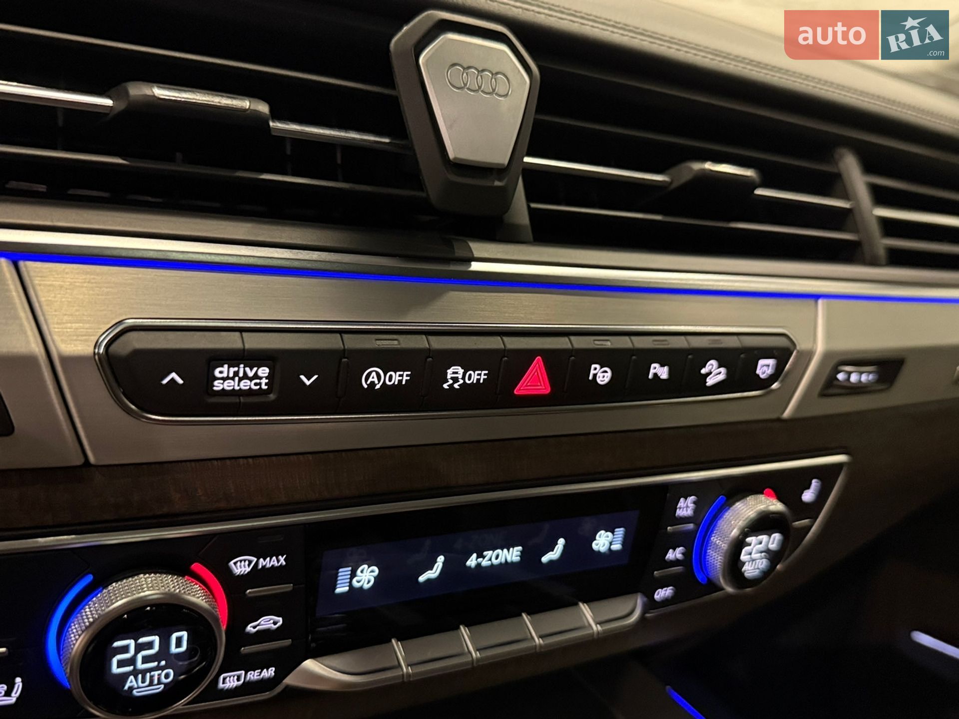 Audi Q7 2019 VIN WA1VAAF73KD026529 фото оголошення 104 з 165