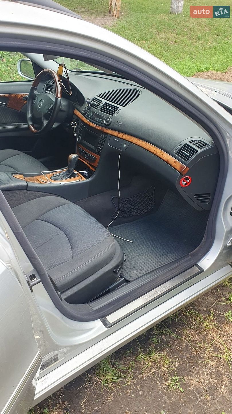 Mercedes-Benz E-Class 2004 VIN WDB2112061A576513 фото оголошення 7 з 12