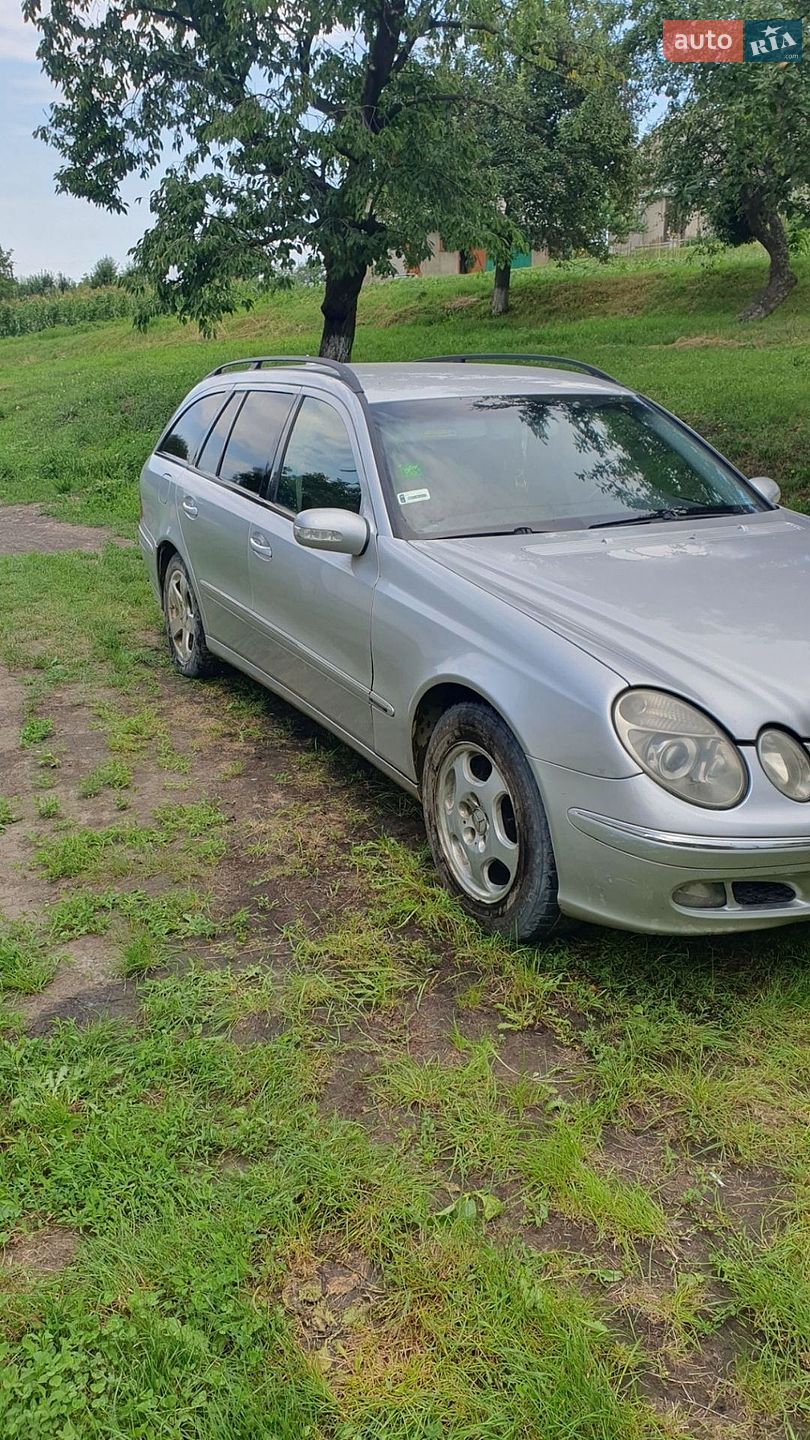 Mercedes-Benz E-Class 2004 VIN WDB2112061A576513 фото оголошення 3 з 12